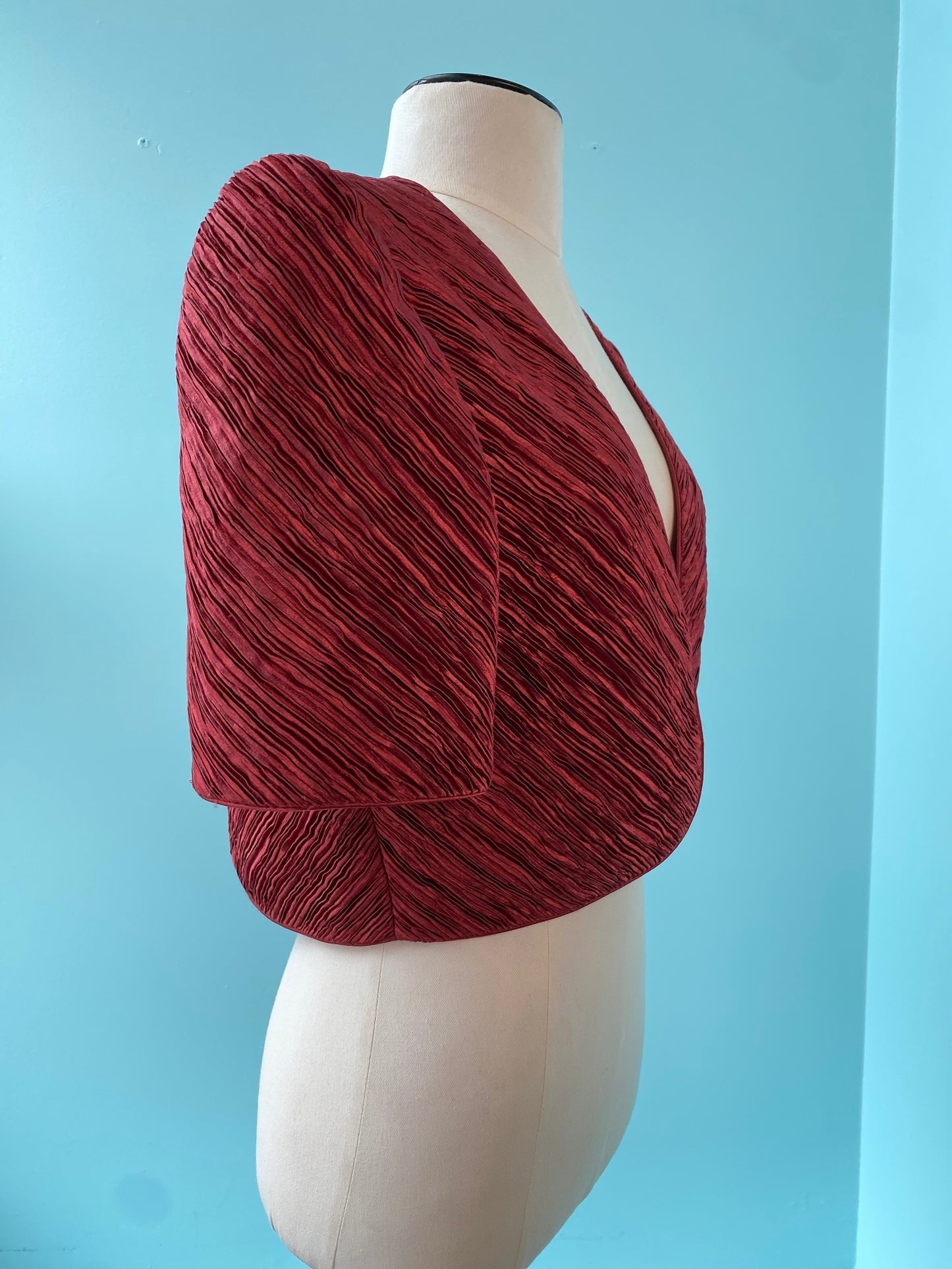 Mary McFadden Couture Burgundy Plisse Pleated Bolero Jacket no