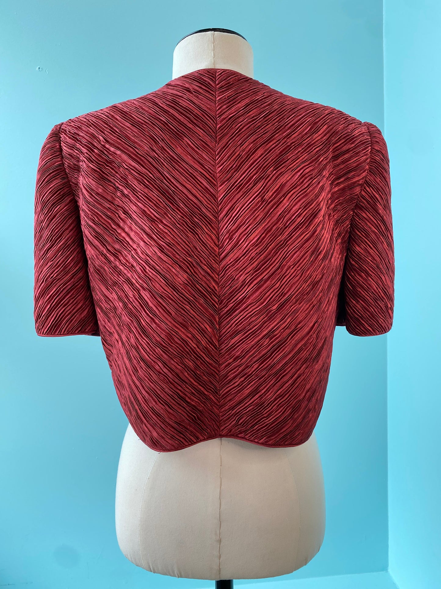 Mary McFadden Couture Burgundy Plisse Pleated Bolero Jacket no