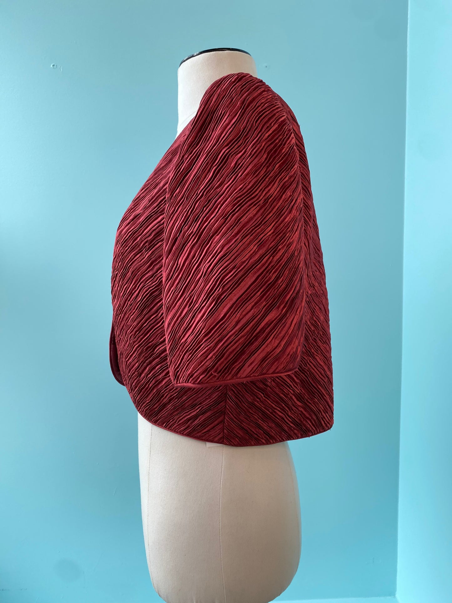 Mary McFadden Couture Burgundy Plisse Pleated Bolero Jacket no