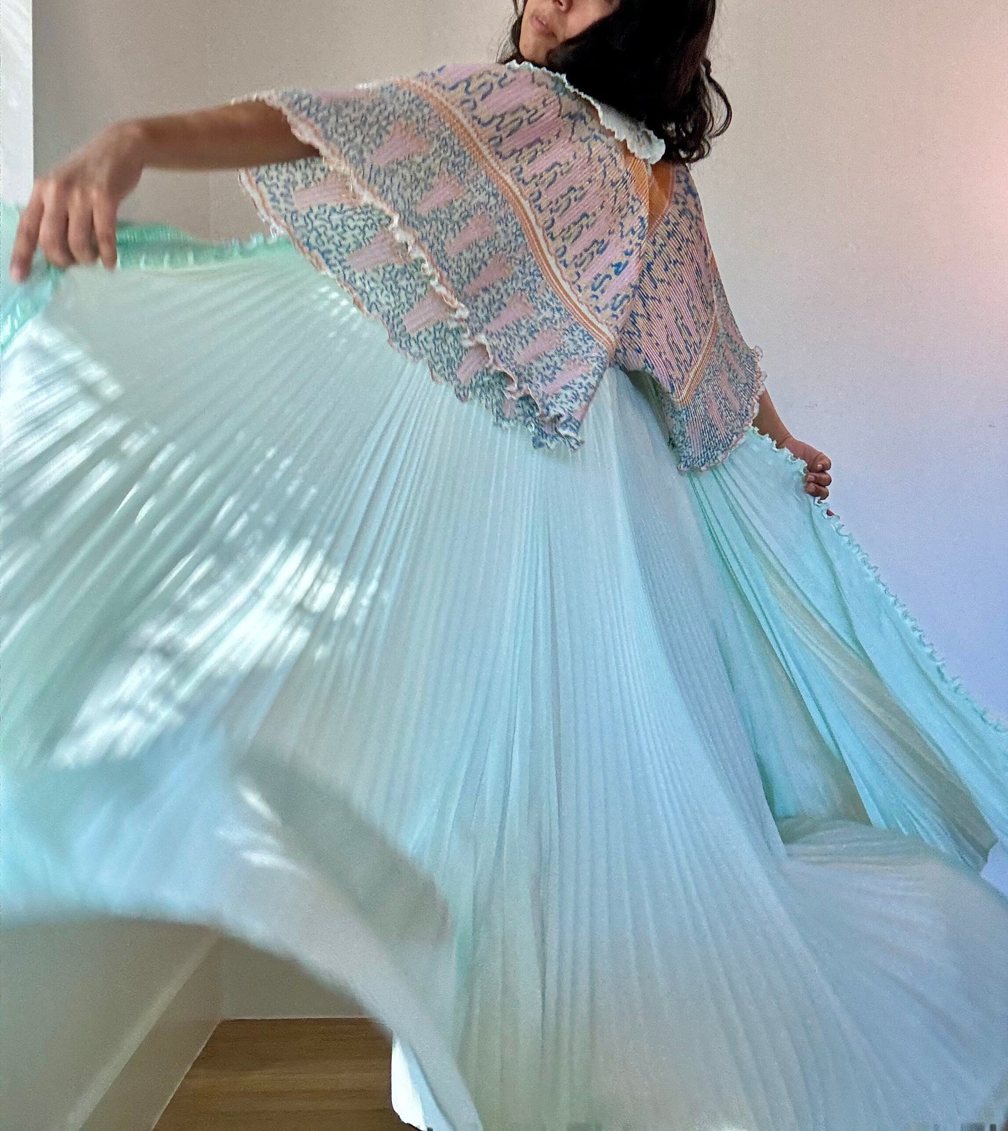 70s Zandra Rhodes For Eve Stillman Field Of Lilies Print Pleated Robe and Slip Dress Ensemble