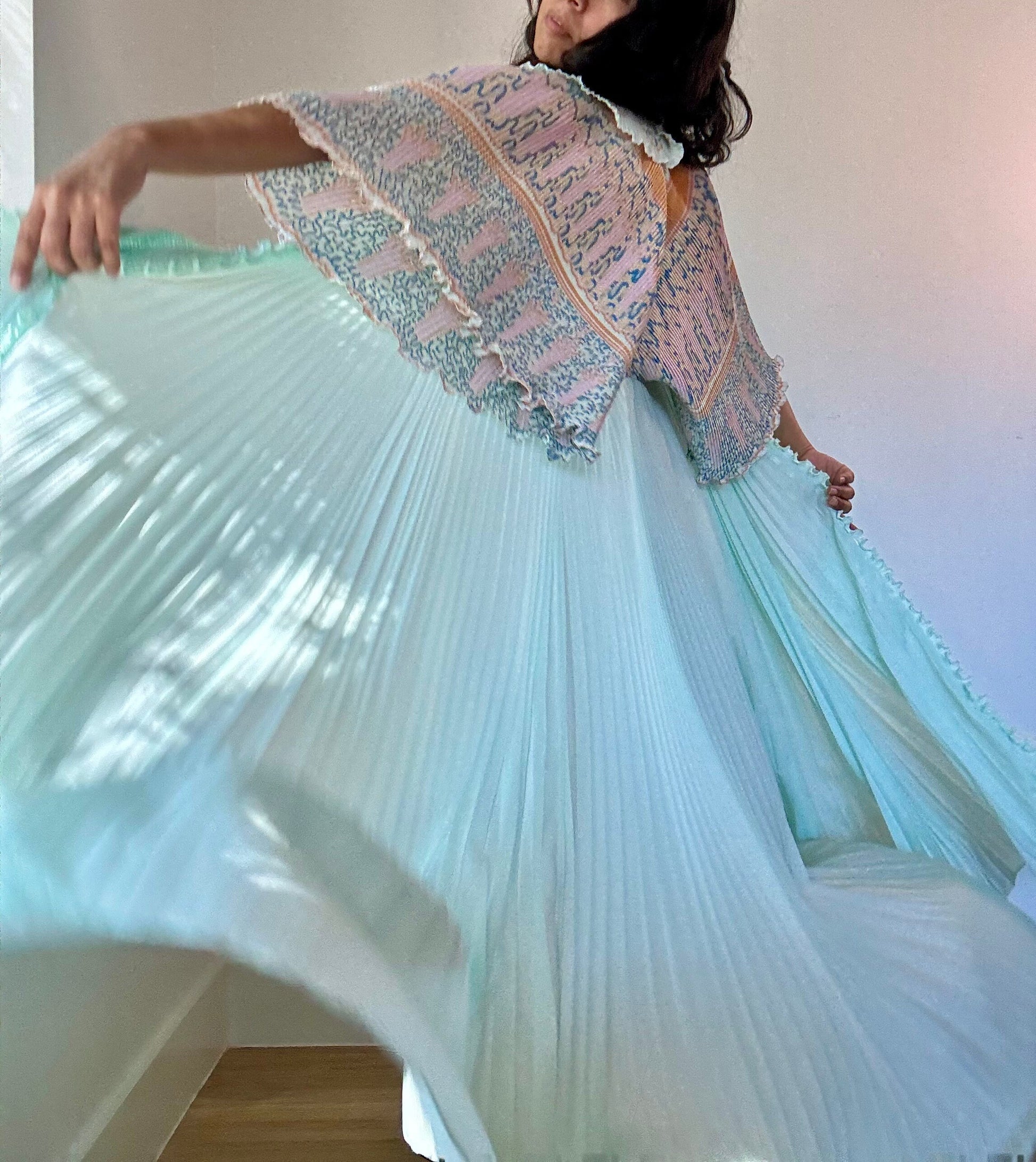 70s Zandra Rhodes For Eve Stillman Field Of Lilies Print Pleated Robe and Slip Dress Ensemble