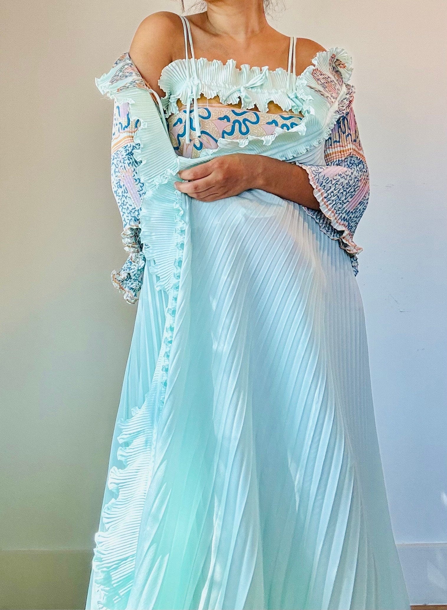 70s Zandra Rhodes For Eve Stillman Field Of Lilies Print Pleated Robe and Slip Dress Ensemble