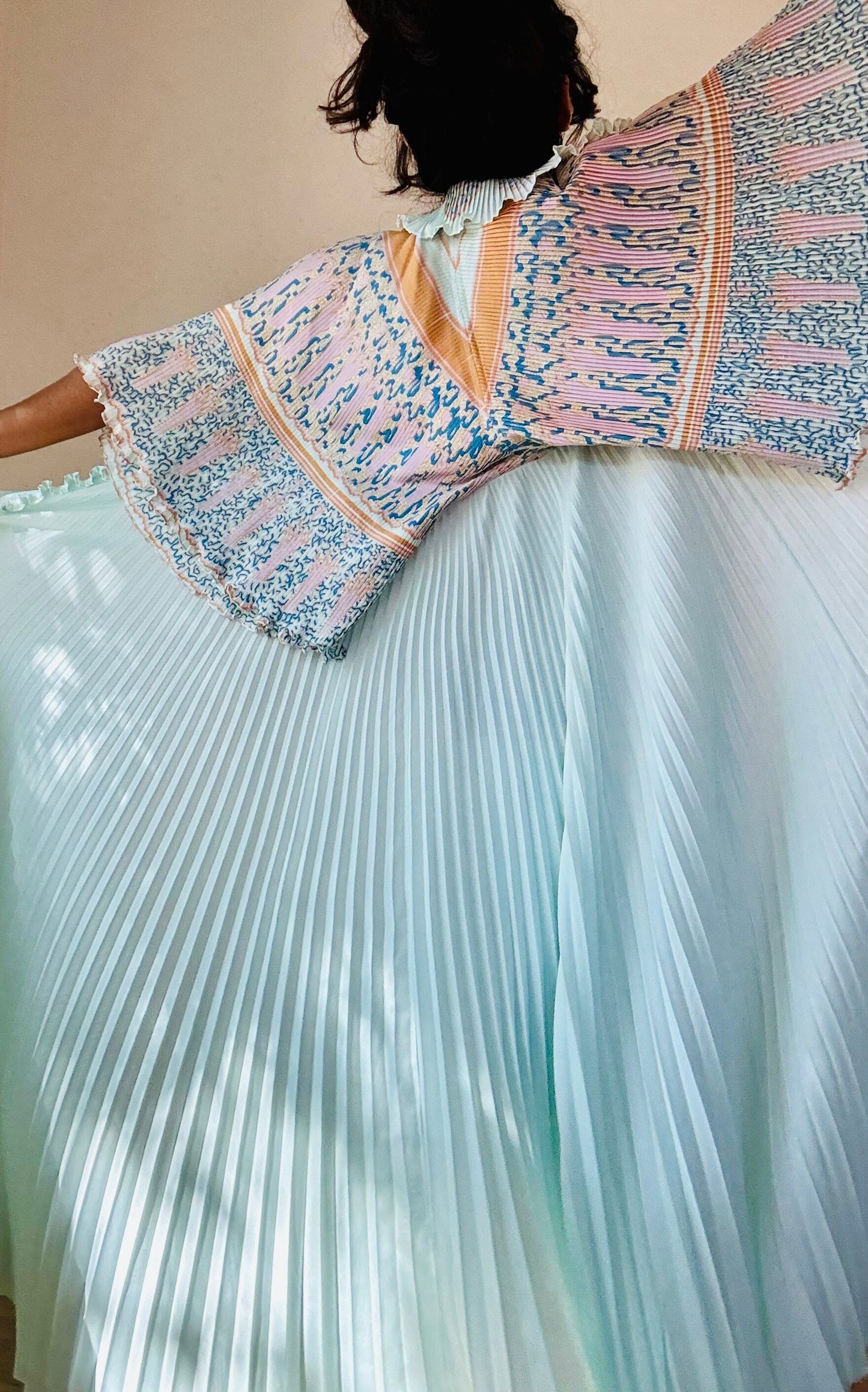 70s Zandra Rhodes For Eve Stillman Field Of Lilies Print Pleated Robe and Slip Dress Ensemble