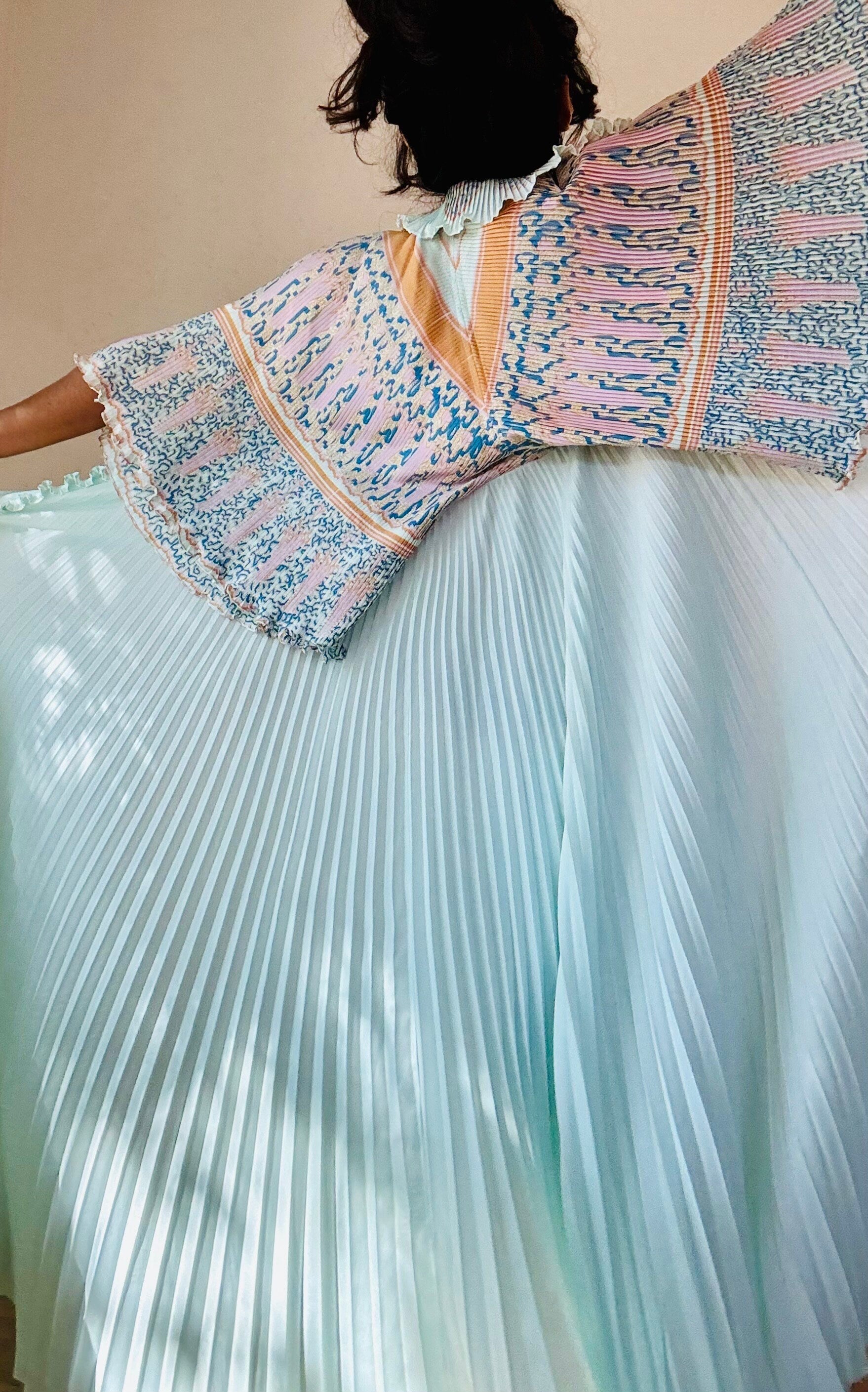 70s Zandra Rhodes For Eve Stillman Field Of Lilies Print Pleated Robe and Slip Dress Ensemble