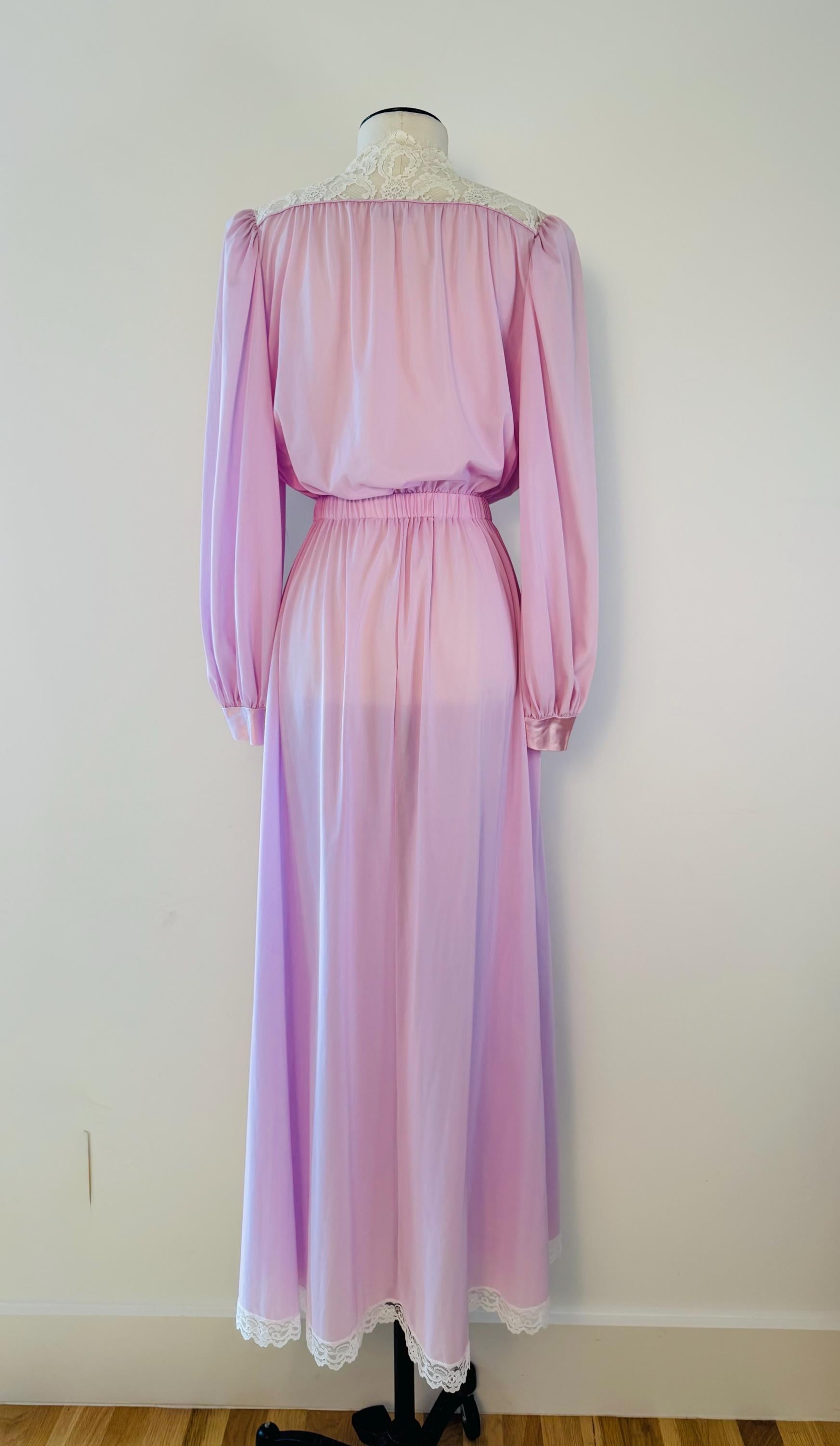 Vintage 40s Throw Back Lucie Ann Lilac Nylon and Lace House Coat