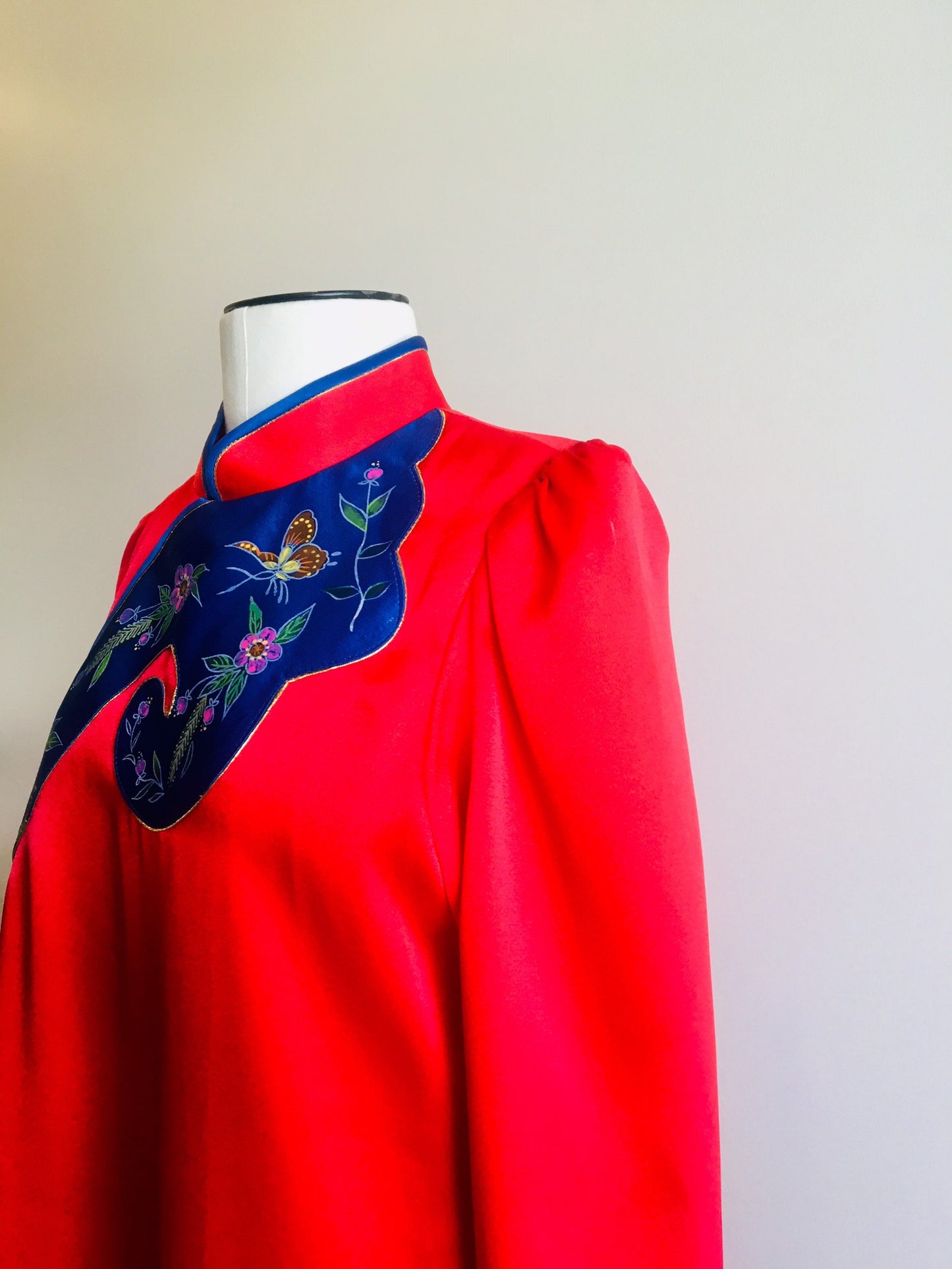 60s Mod Red Satin Hand Painted Mandarin Collar Double Side Slits Puffy Sleeves Application Asian Tunic Dress