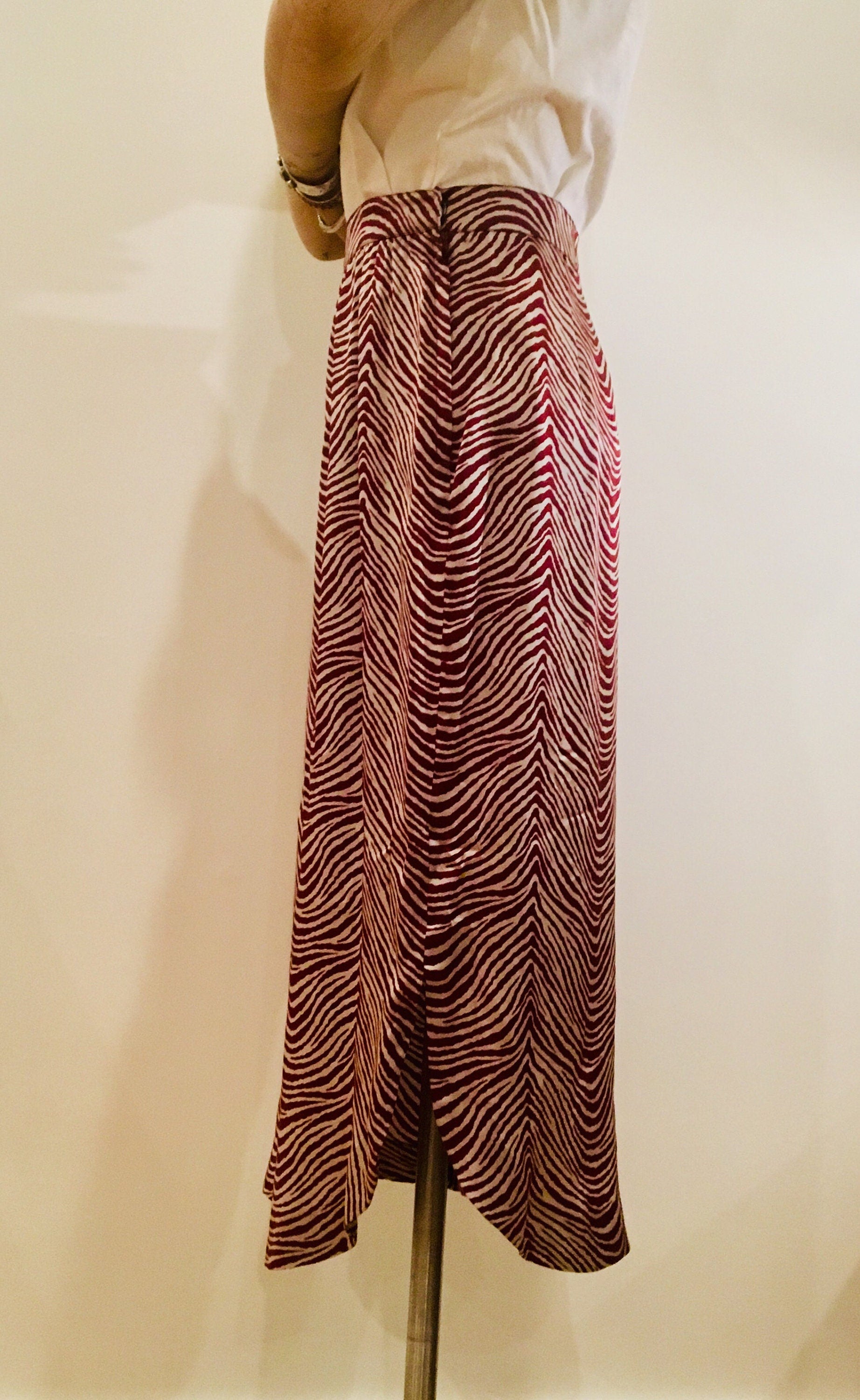 80s Jeannene Booher Silk Animal Print Skirt / DISCO skirt / Silk Midi Designer Skirt / Sexy Silk Skirt 32” waist