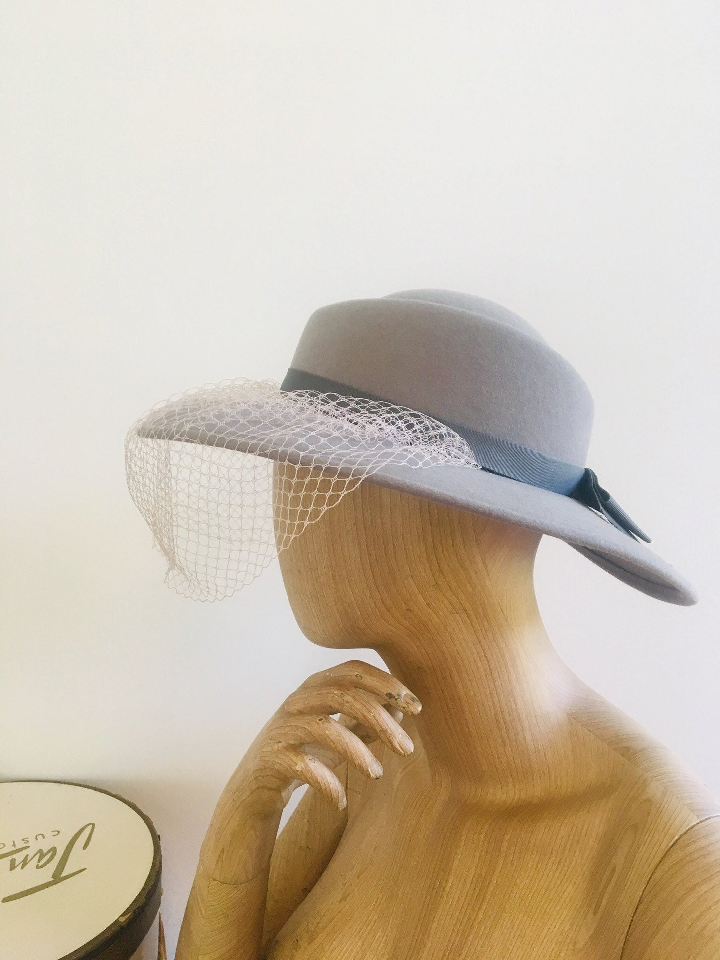 Vintage Net Hat / Fascinator Hat / 70s Glam Hat / 70s Wool Hat / Bollman Hat / Doeskin Hat / Ernie Hat