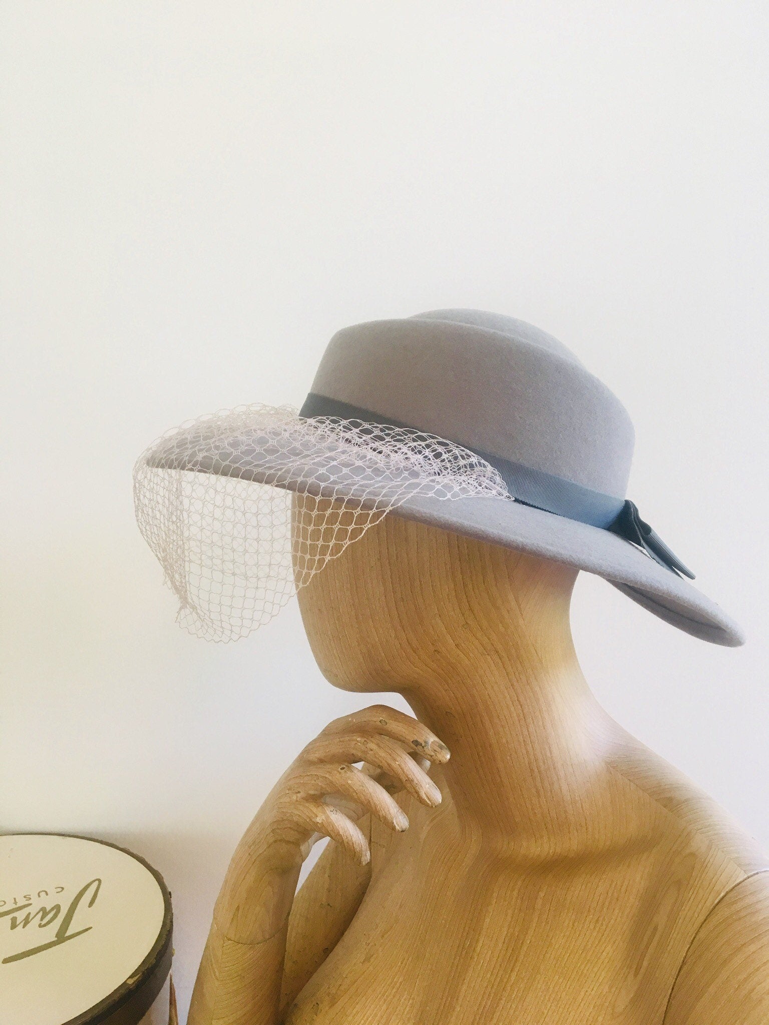 Vintage Net Hat / Fascinator Hat / 70s Glam Hat / 70s Wool Hat / Bollman Hat / Doeskin Hat / Ernie Hat