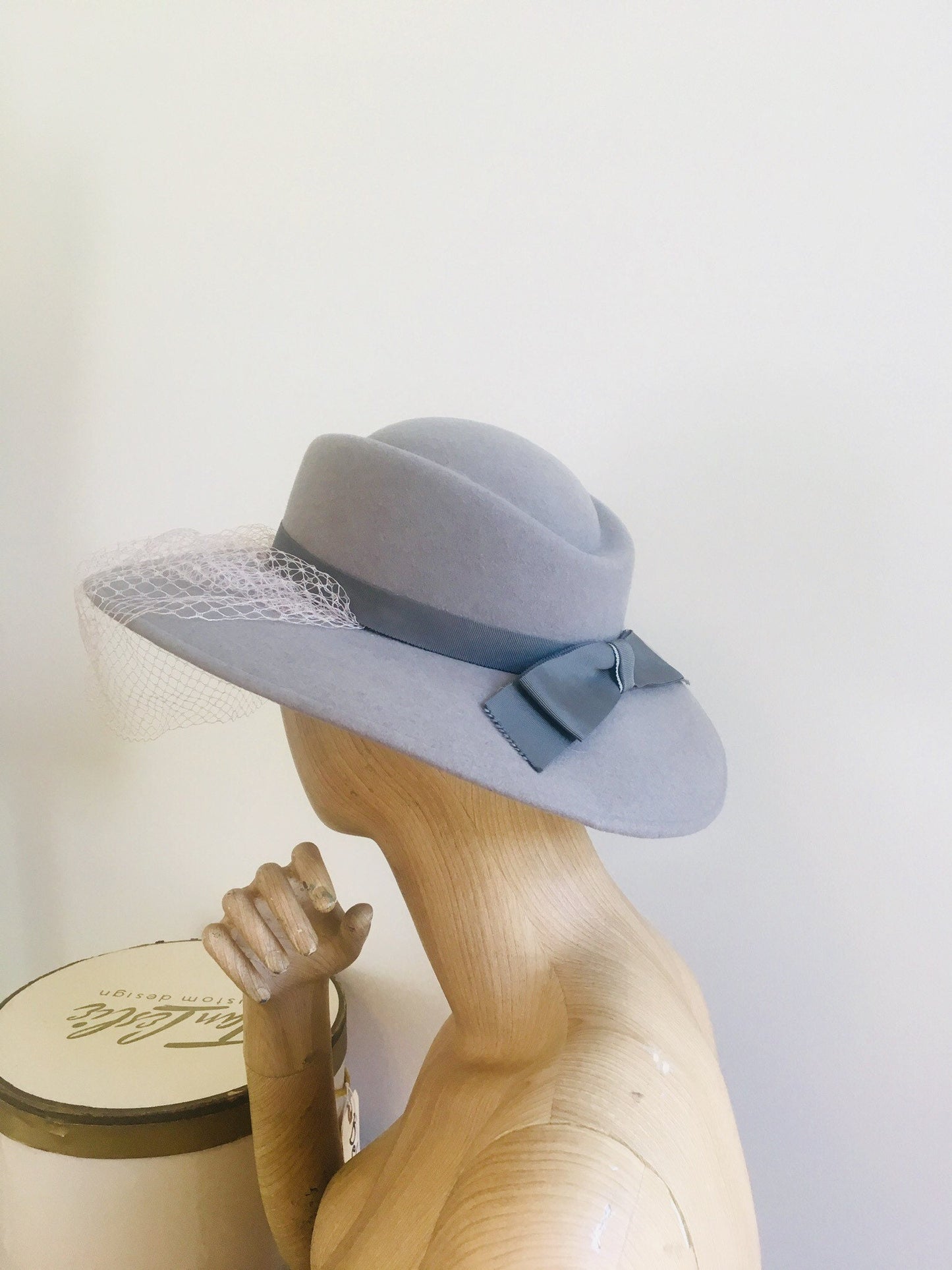 Vintage Net Hat / Fascinator Hat / 70s Glam Hat / 70s Wool Hat / Bollman Hat / Doeskin Hat / Ernie Hat