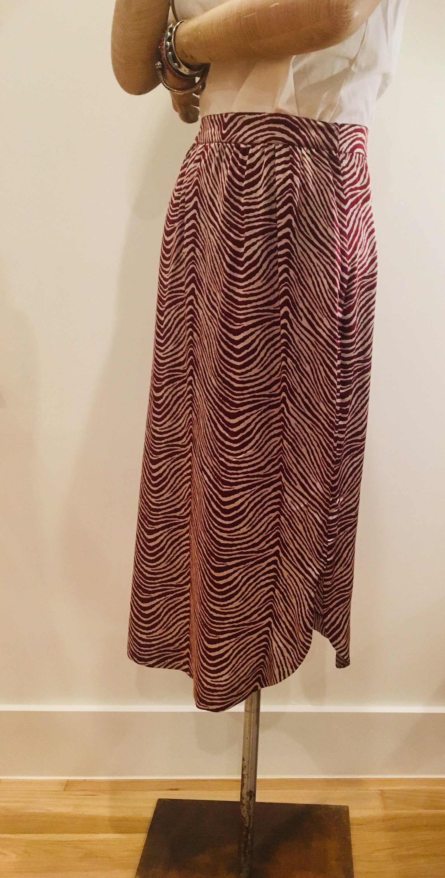 80s Jeannene Booher Silk Animal Print Skirt / DISCO skirt / Silk Midi Designer Skirt / Sexy Silk Skirt 32” waist
