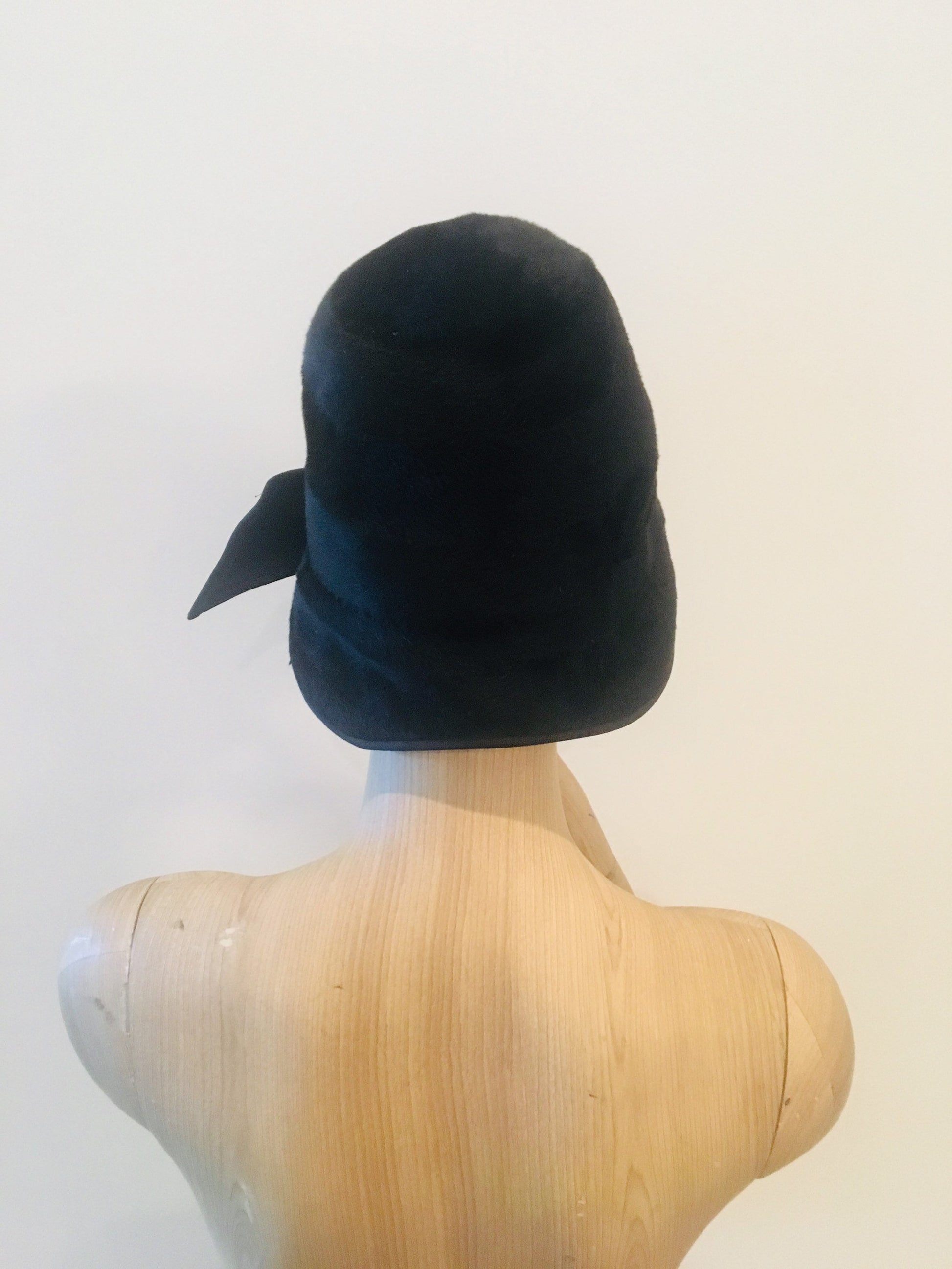 20s hat / Faux Fur Hat / Vintage 20s Hat / Crystal Hat Pin / Michael Terre Hat / Boardwalk Empire Style