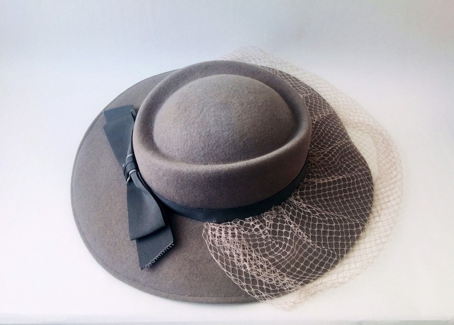 Vintage Net Hat / Fascinator Hat / 70s Glam Hat / 70s Wool Hat / Bollman Hat / Doeskin Hat / Ernie Hat
