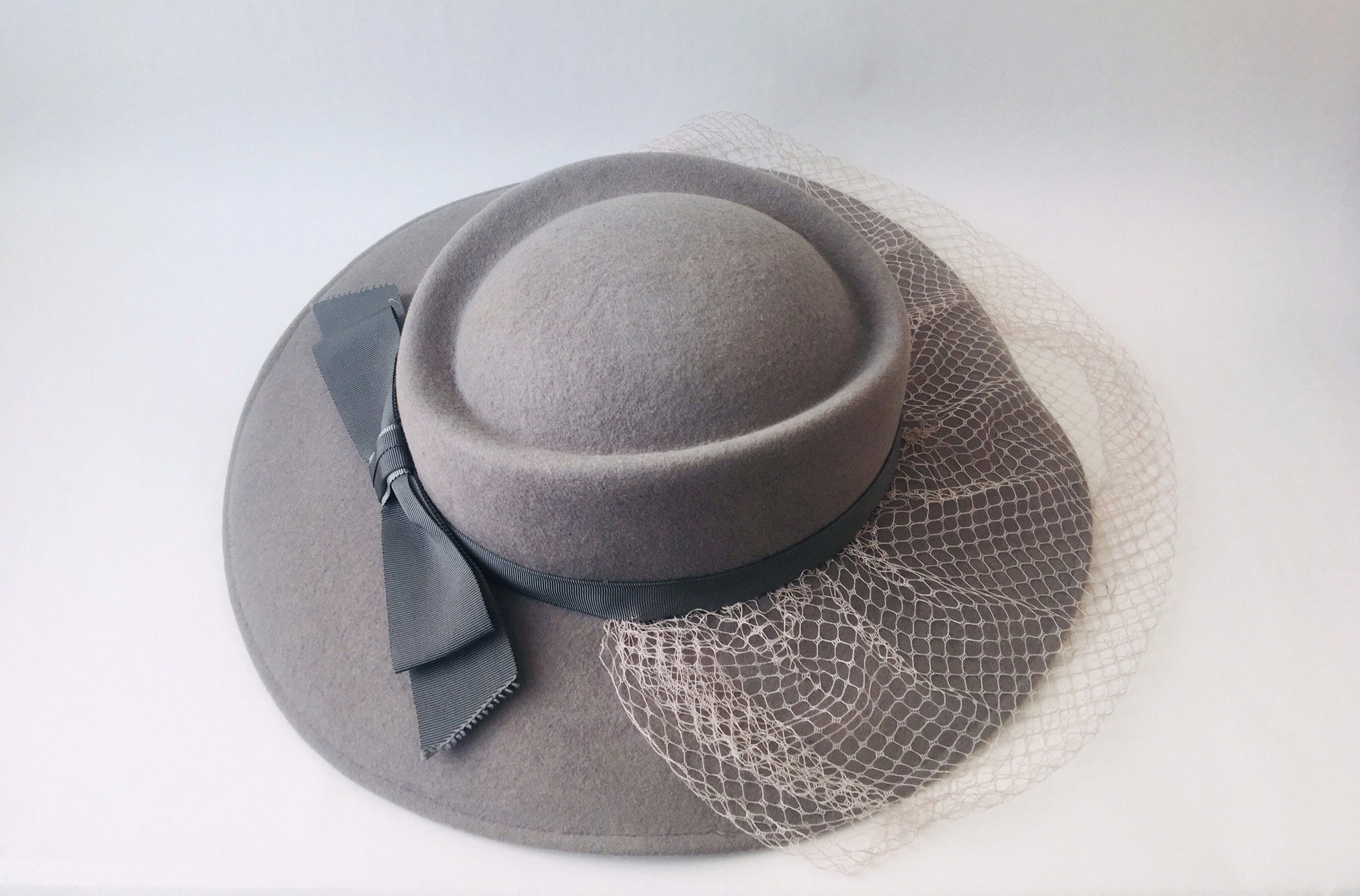 Vintage Net Hat / Fascinator Hat / 70s Glam Hat / 70s Wool Hat / Bollman Hat / Doeskin Hat / Ernie Hat