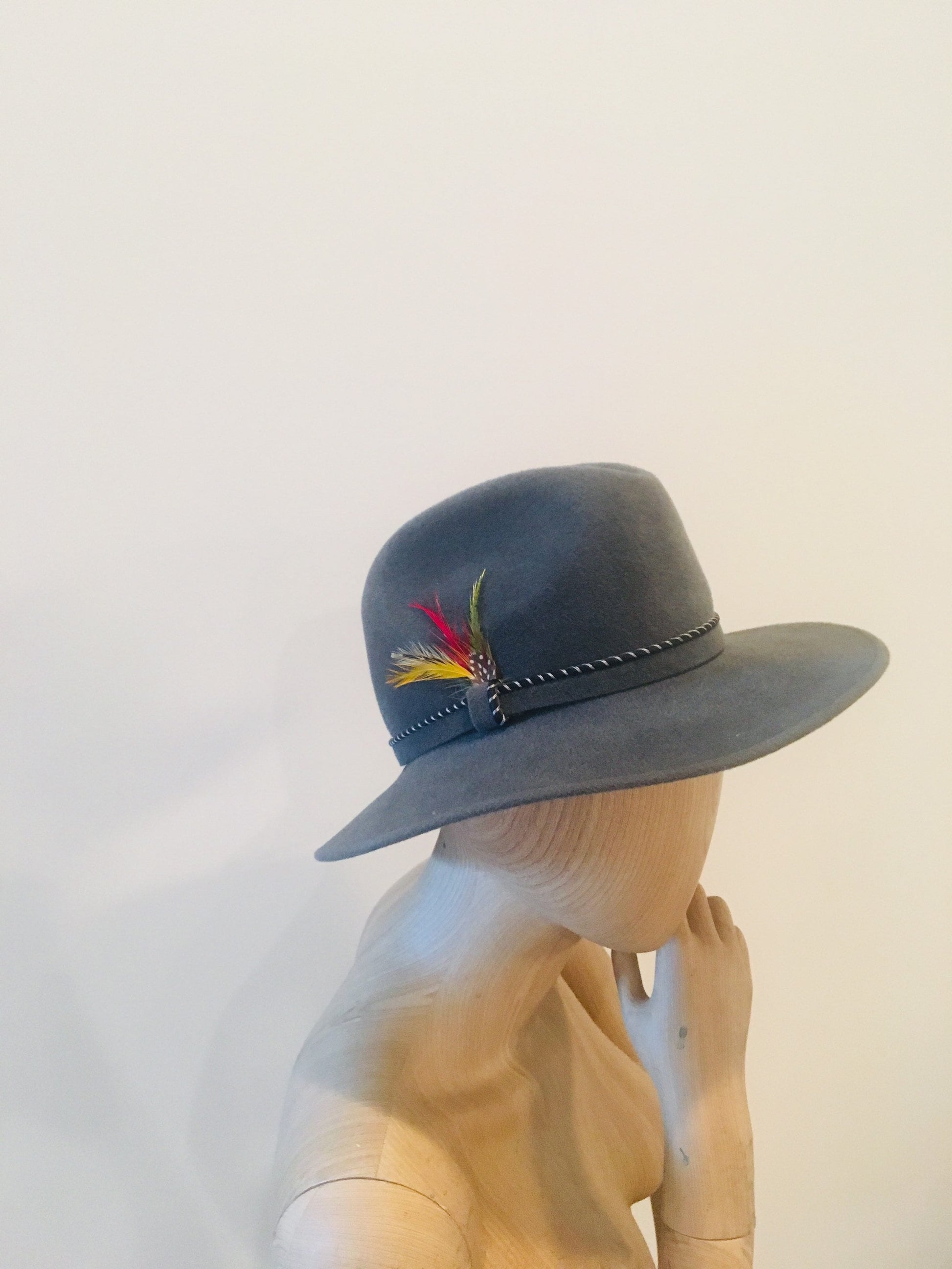 Vintage Feather Fedora / Mr. K Hat / Vintage Grey Wool Fedora