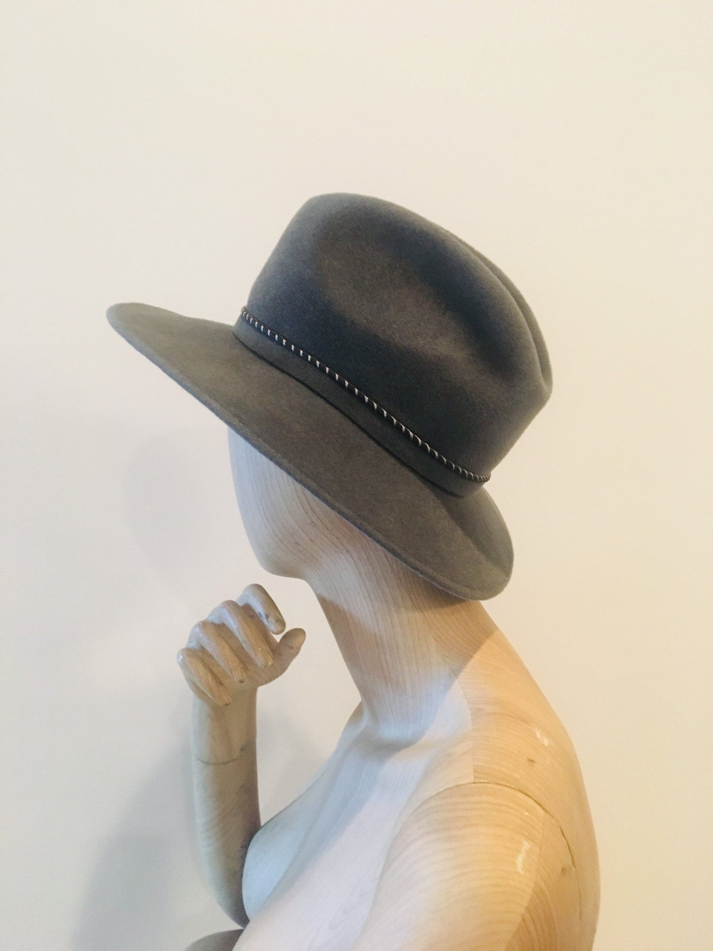 Vintage Feather Fedora / Mr. K Hat / Vintage Grey Wool Fedora