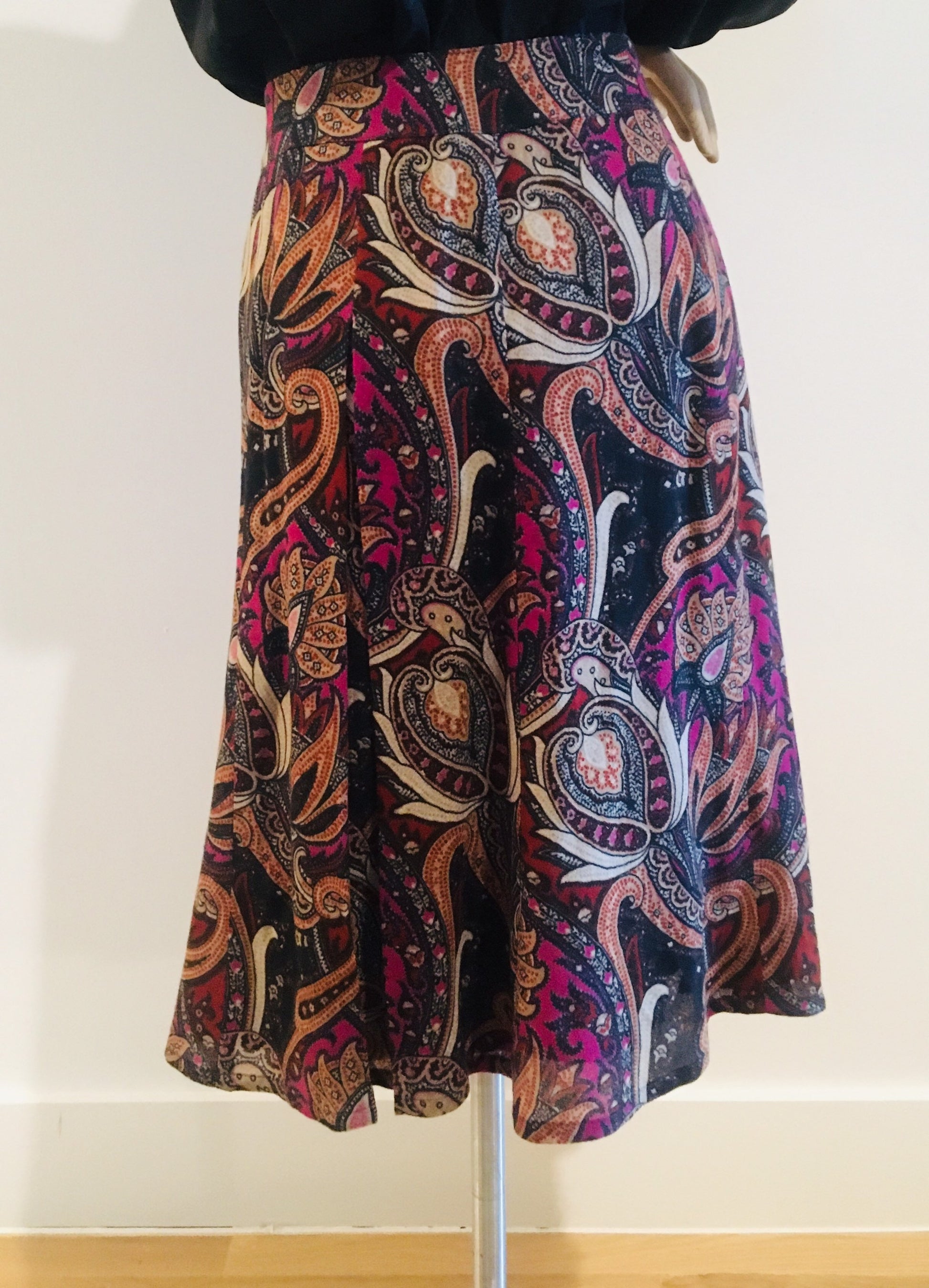 Vintage Wool Paisley Geiger of Austria Midi Half Calf Length Designer Skirt Size 34