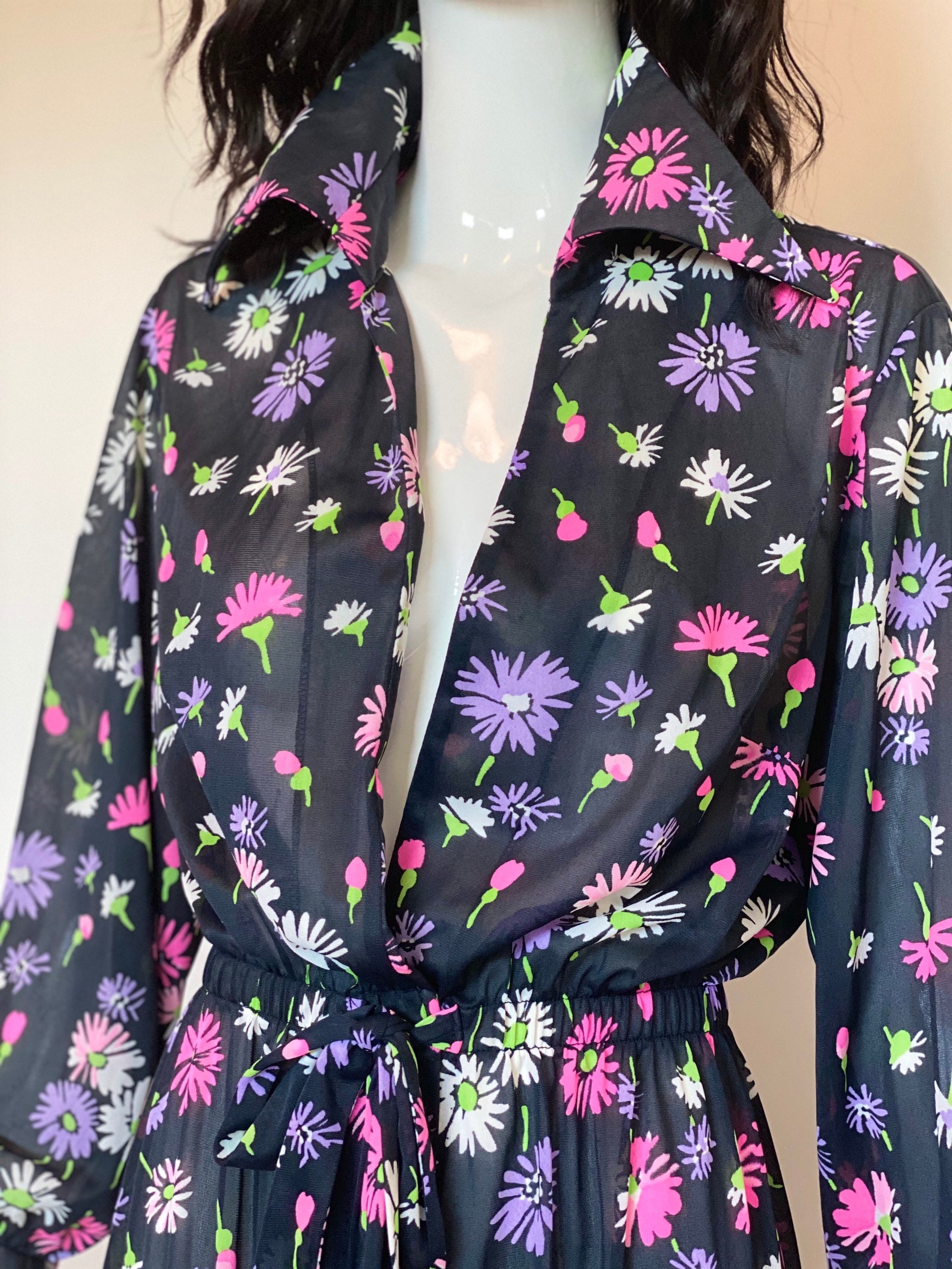 70s ILGWU Union Made Psychedelic Floral Print Butterfly Collar Puffy Sleeves Nylon House Jacket CoverUp Hostess Dressing Duster button up