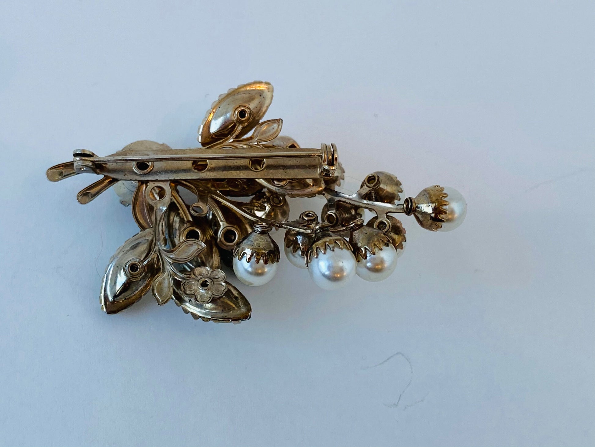 Antique Imitation Pearl and Glass Crystal Grape Vine 3D Gold Tone Statement 3" Brooch