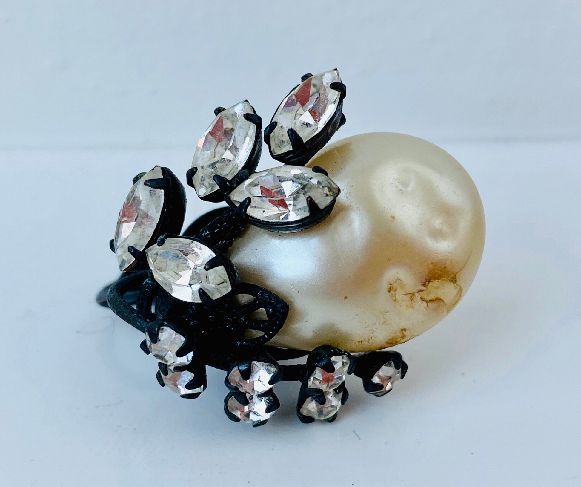 Rare 40s Signed Vendome Coro Pearl and Crystal Rhinestone Hematite Statement Clip on screw backs Earrings