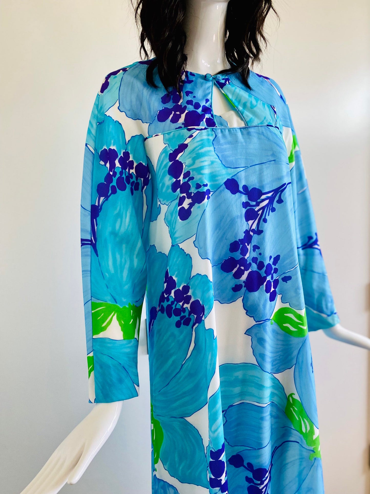 Vintage 70s Psychedelic MALIA Honolulu Tiki Long Sleeves Floral Maxi Dress