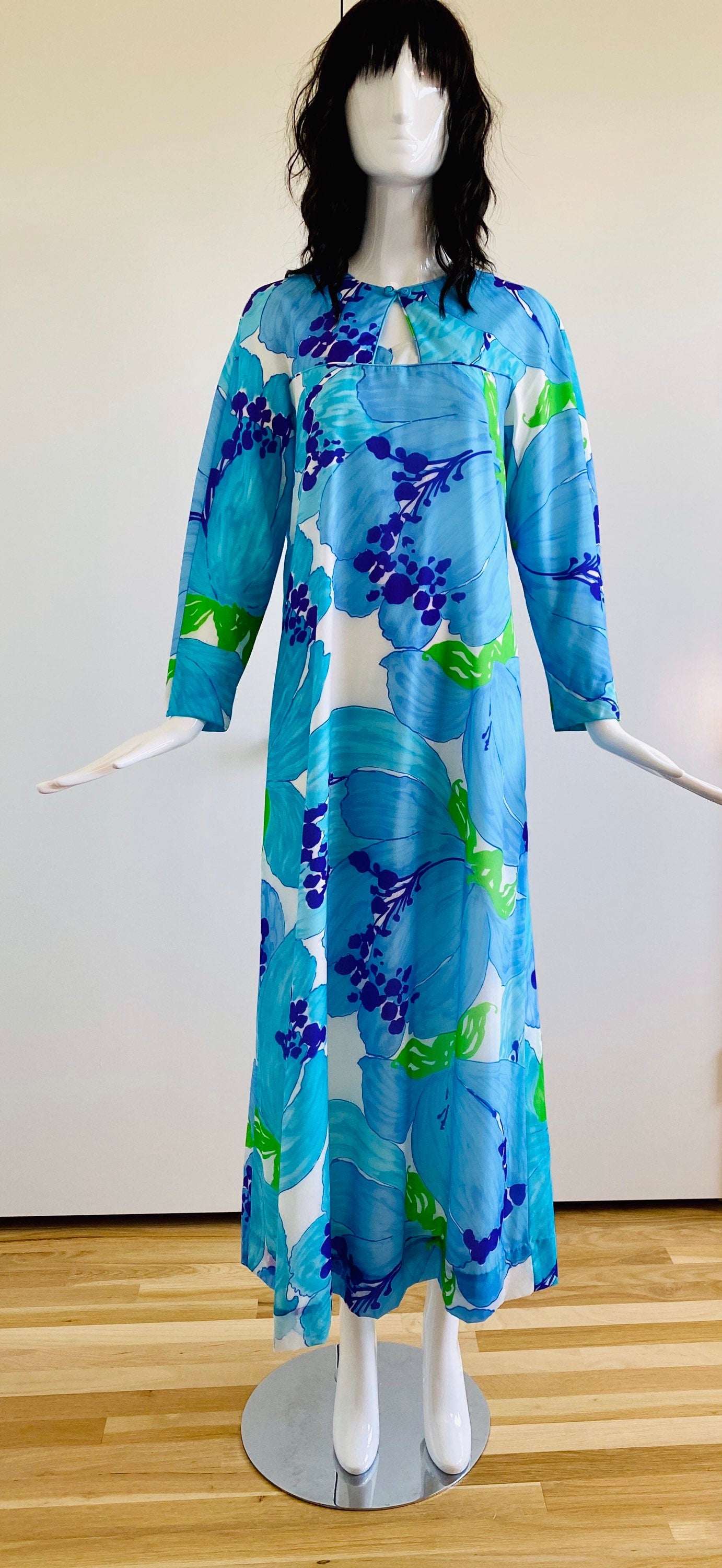 Vintage 70s Psychedelic MALIA Honolulu Tiki Long Sleeves Floral Maxi Dress