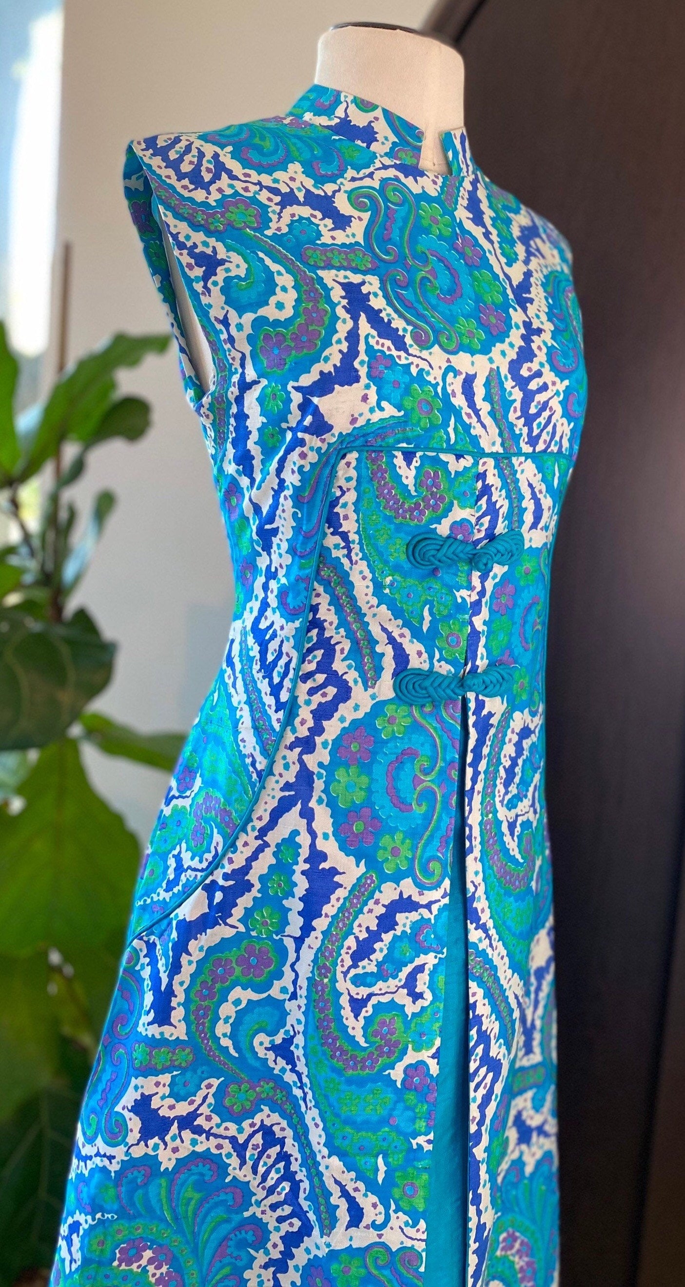 1960 Blue Paisley Sleeveless Thai Silk Caftan Maxi Hostess Dress Mandarin Collar