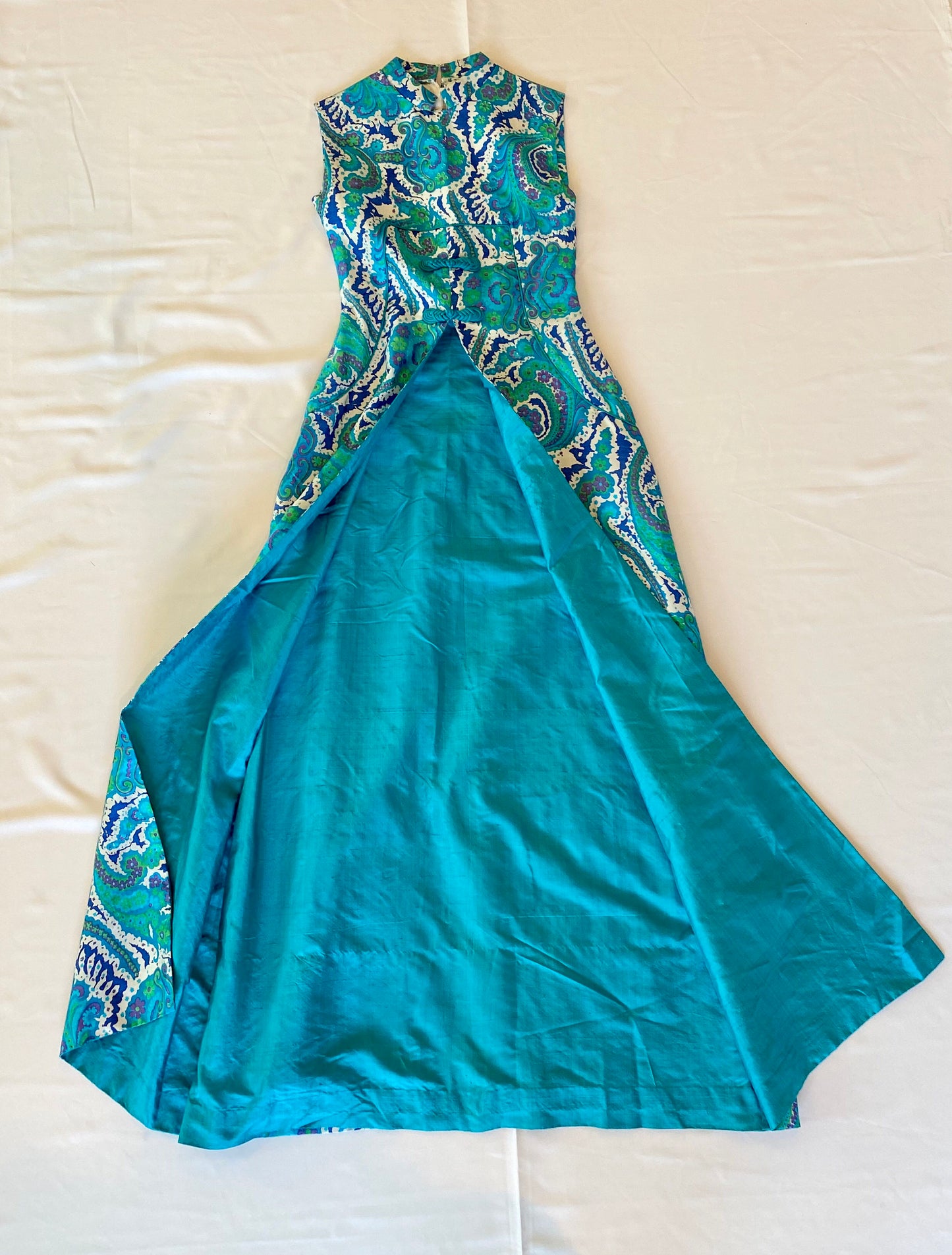 1960 Blue Paisley Sleeveless Thai Silk Caftan Maxi Hostess Dress Mandarin Collar