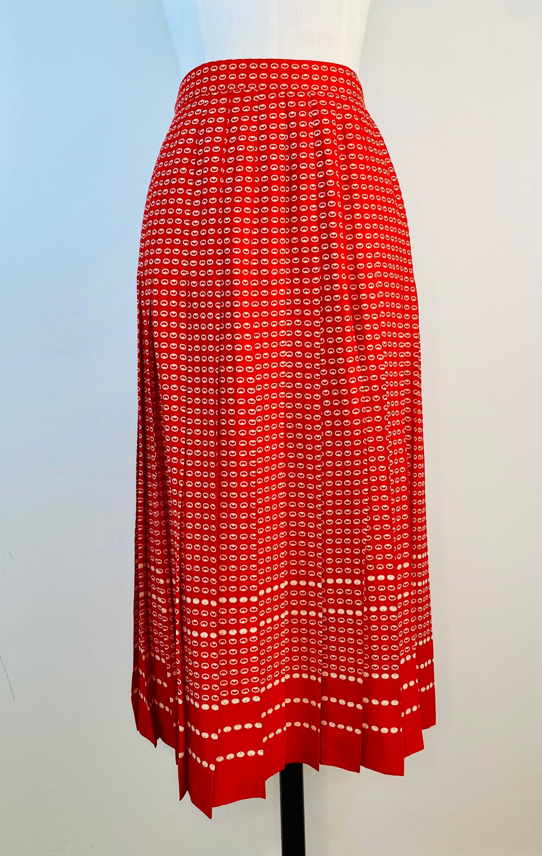 Vintage Red Printed French Preppy Pleated Below The Knee Skirt Size 40 Billy Bonny