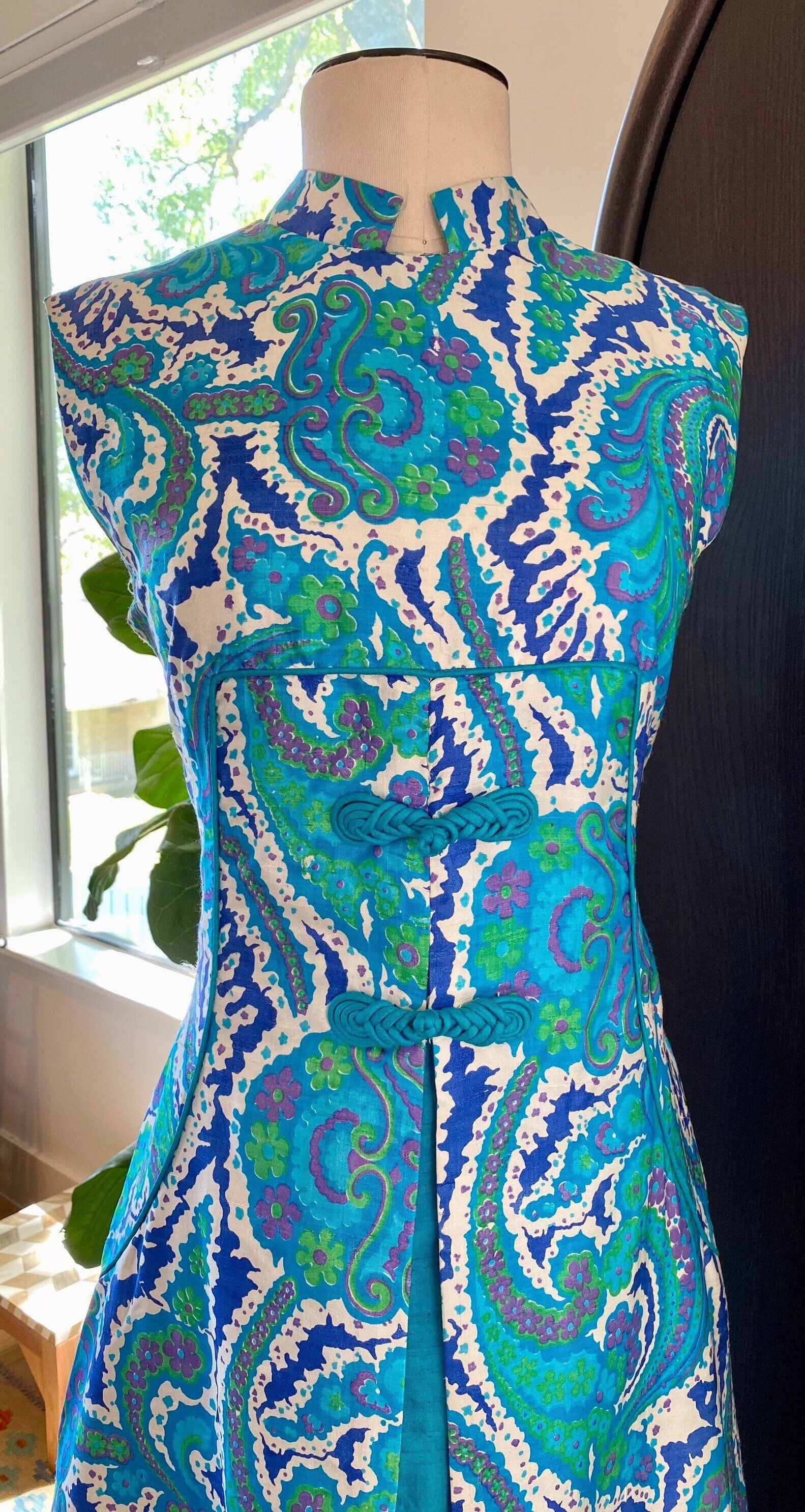 1960 Blue Paisley Sleeveless Thai Silk Caftan Maxi Hostess Dress Mandarin Collar