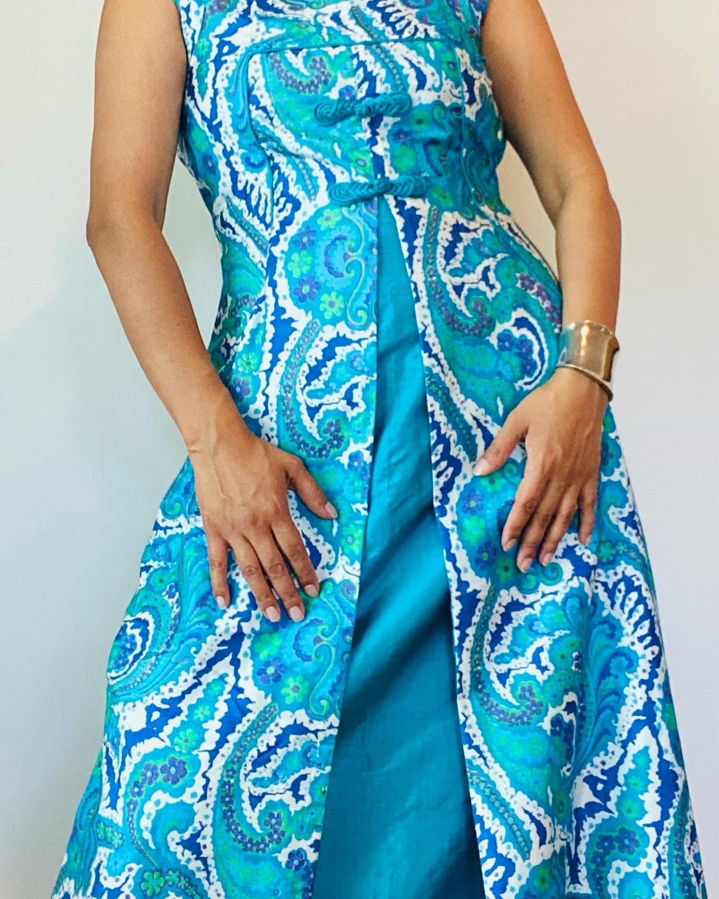 1960 Blue Paisley Sleeveless Thai Silk Caftan Maxi Hostess Dress Mandarin Collar