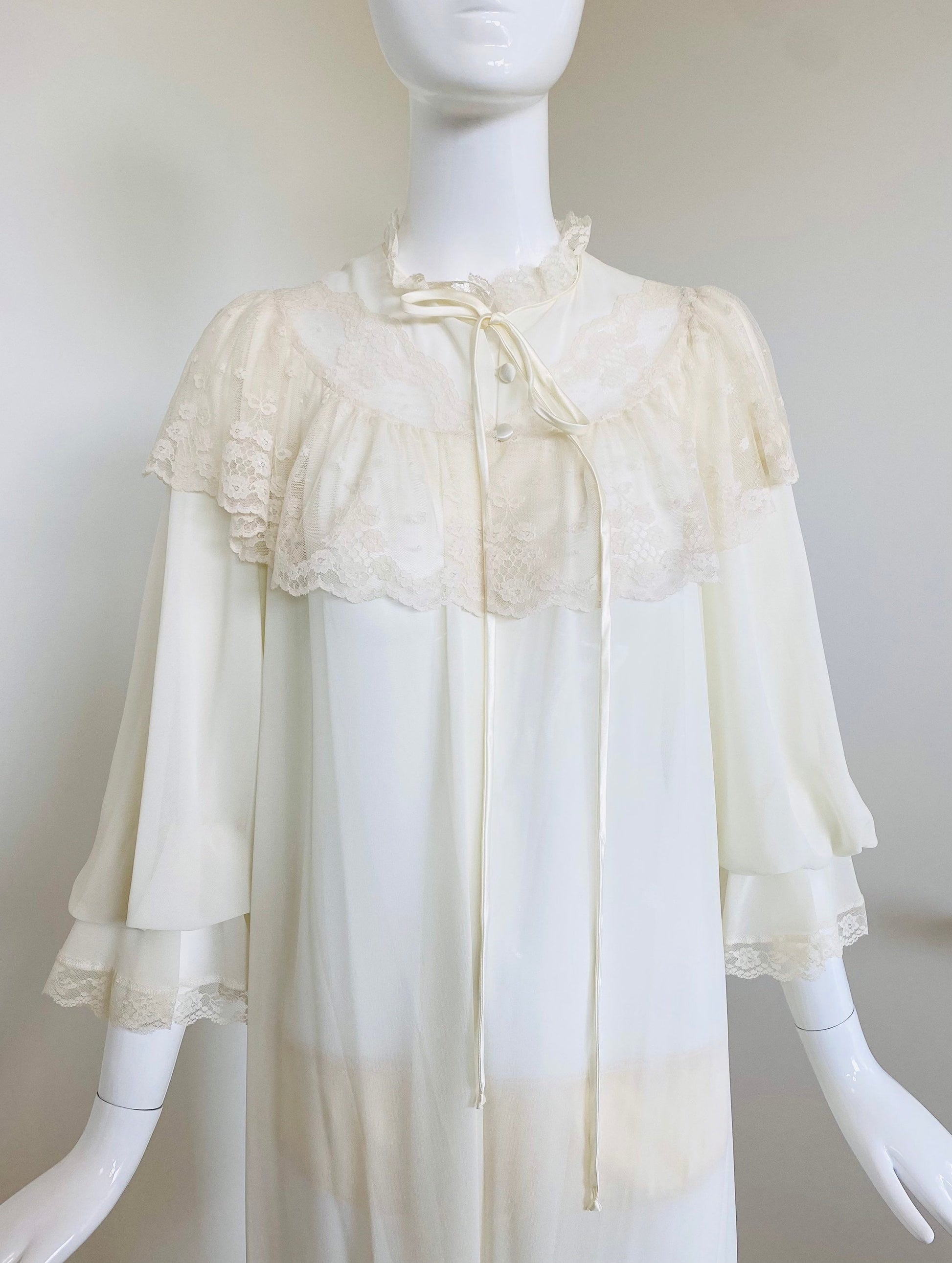 50s Lucie Ann Beverly Hills Ruffled Opulent Dramatic Chiffon House Jacket Robe Wedding