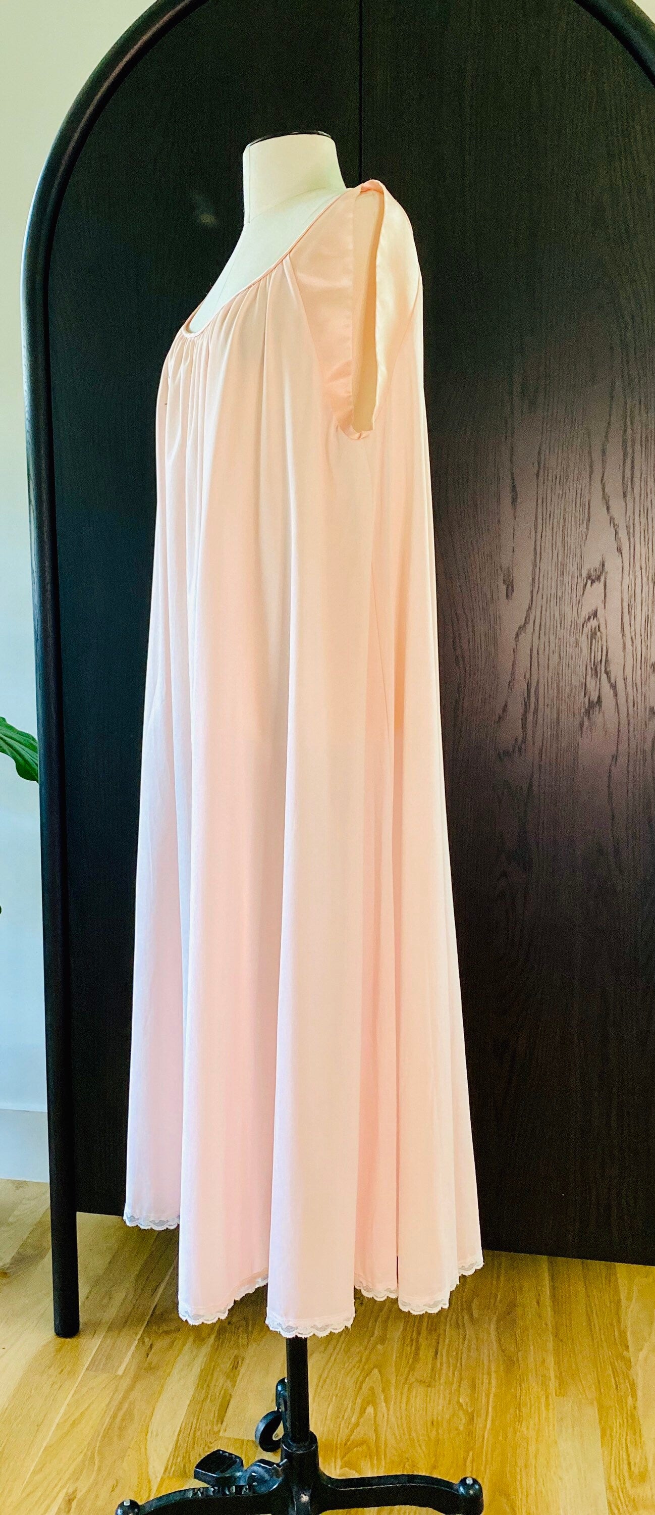 60s Lucie Ann Mod Pink Nylon Big Sweep Muumuu Negligee