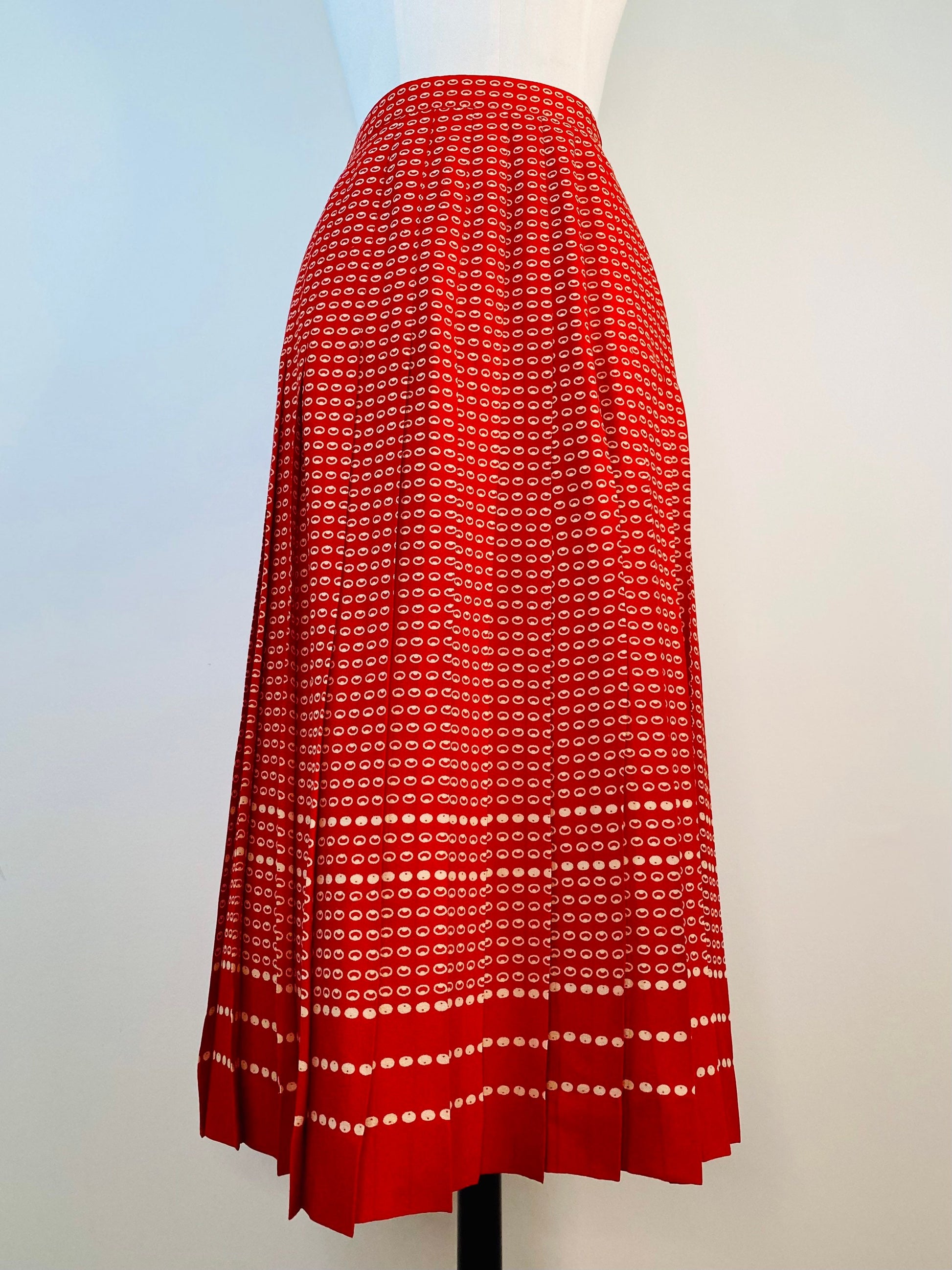 Vintage Red Printed French Preppy Pleated Below The Knee Skirt Size 40 Billy Bonny