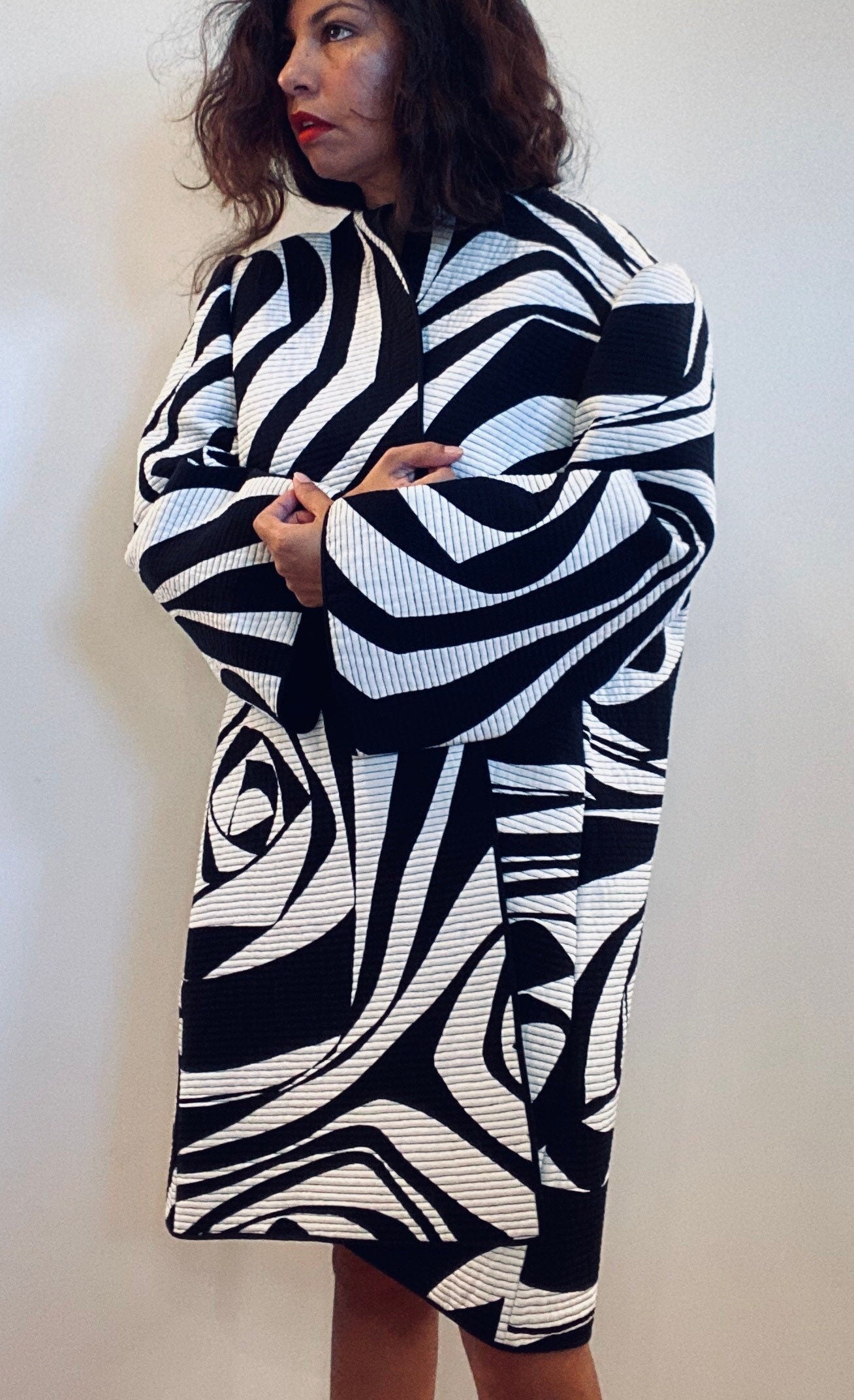 CHRISTIAN RUPERT Italian Couturier Quilted Black and White Printed Dramatic Sculptured Oversized Shoulder Pads Jacket Structured Coat