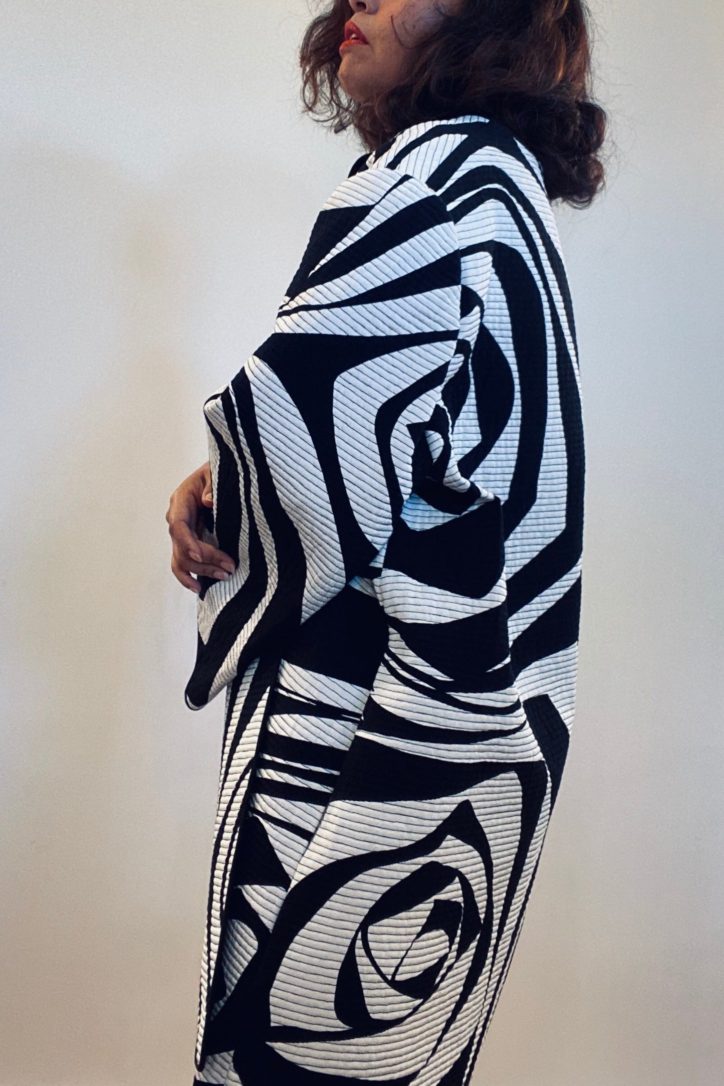 CHRISTIAN RUPERT Italian Couturier Quilted Black and White Printed Dramatic Sculptured Oversized Shoulder Pads Jacket Structured Coat