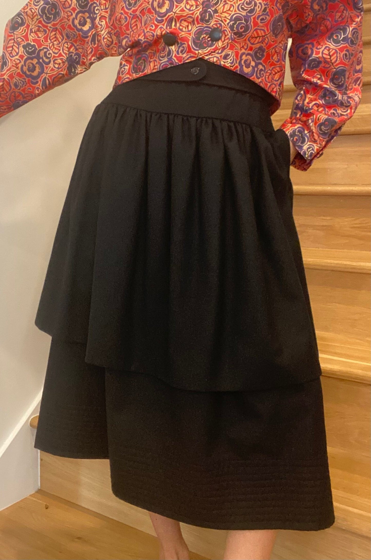 80s VALENTINO BOUTIQUE Black Wool Tiered Full Tea Length Skirt