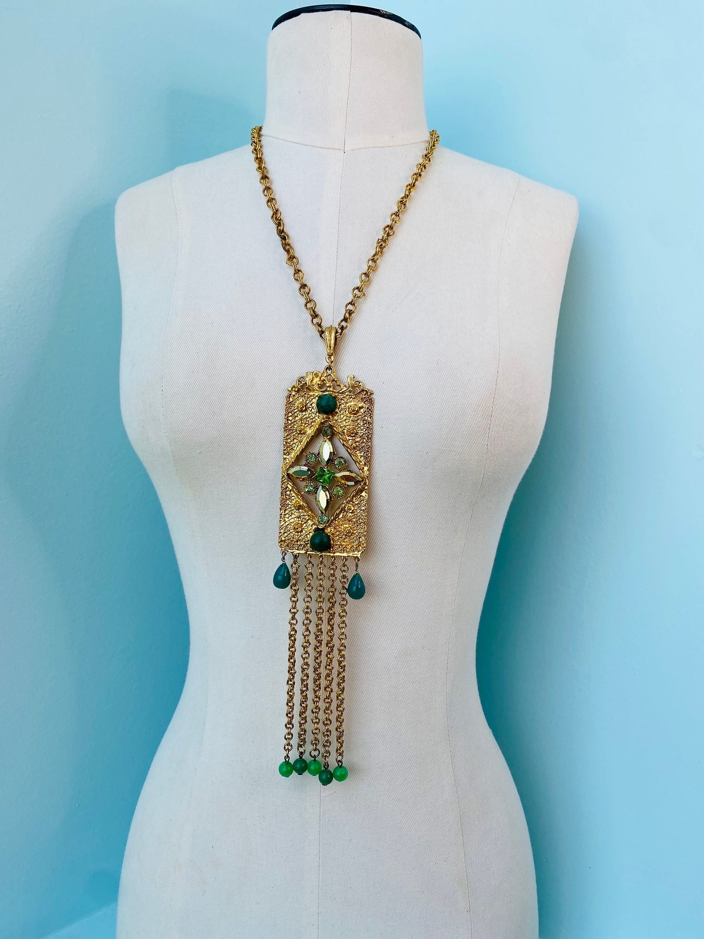 VENDOME Antique Massive Pendant Faux Jade Necklace