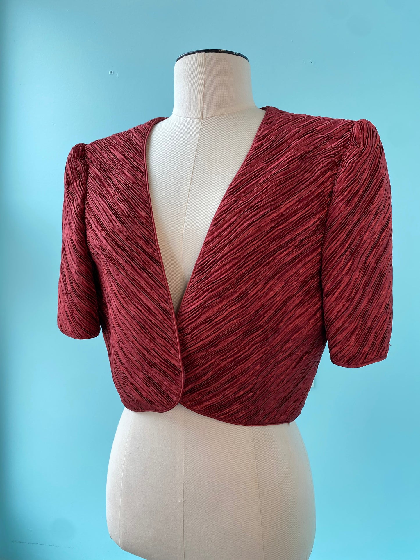 Mary McFadden Couture Burgundy Plisse Pleated Bolero Jacket no
