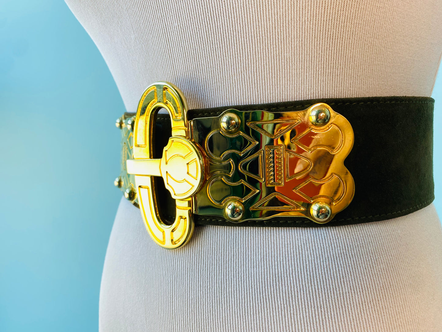 90s Escada Gold Plated Statement Belt 28" Waist