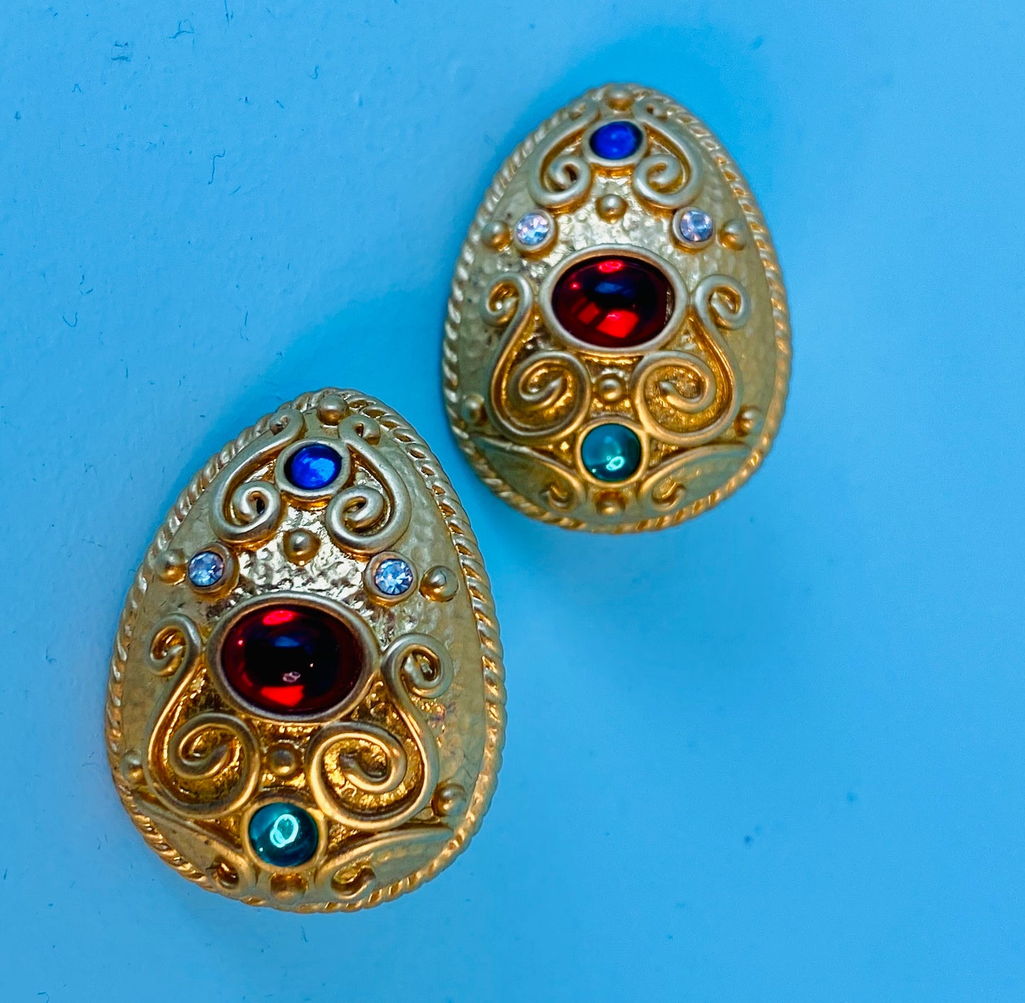 90s Cabochon Etruscan Revival Gilded Gold Plated Pierced Earrings