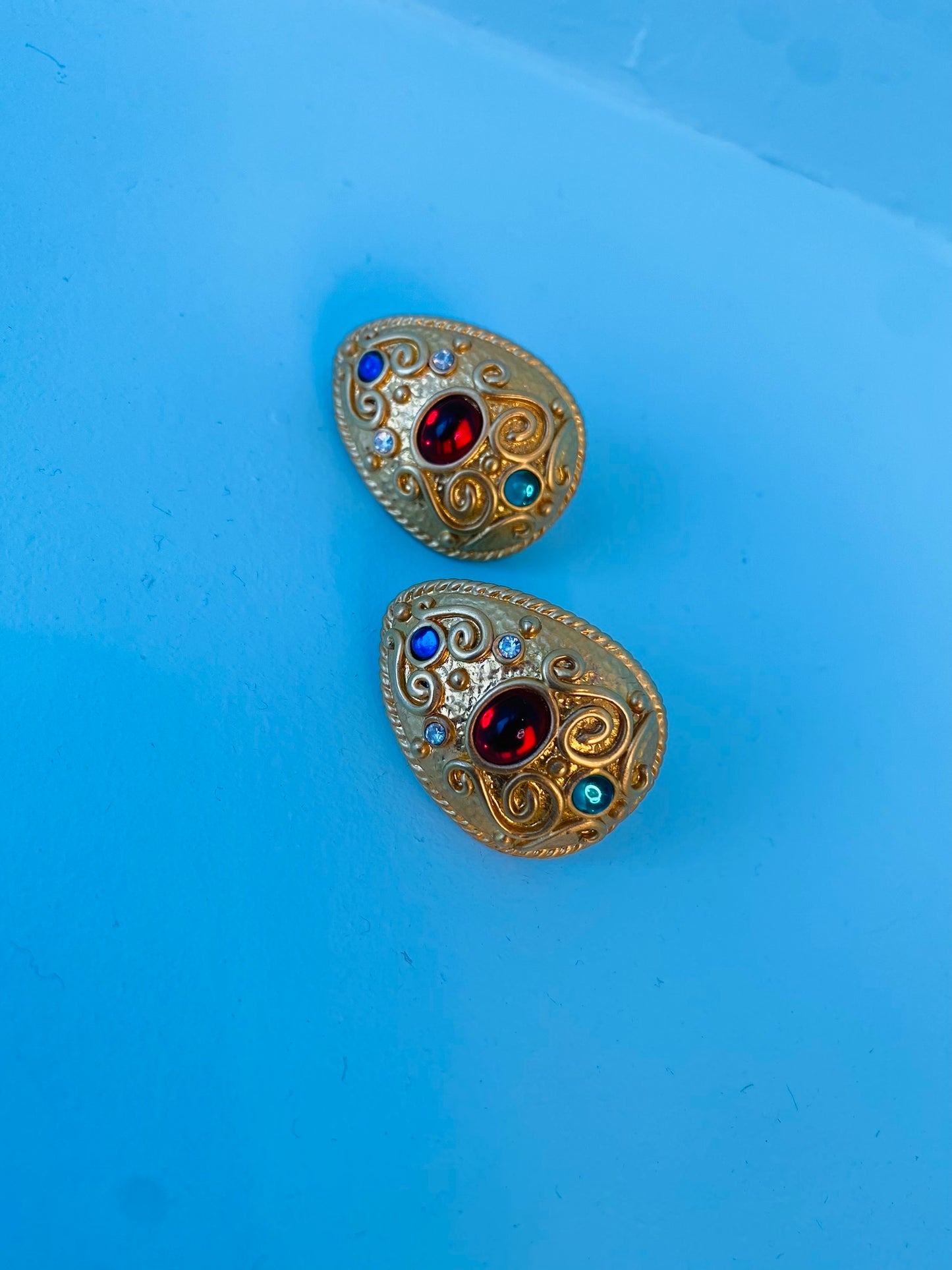 90s Cabochon Etruscan Revival Gilded Gold Plated Pierced Earrings