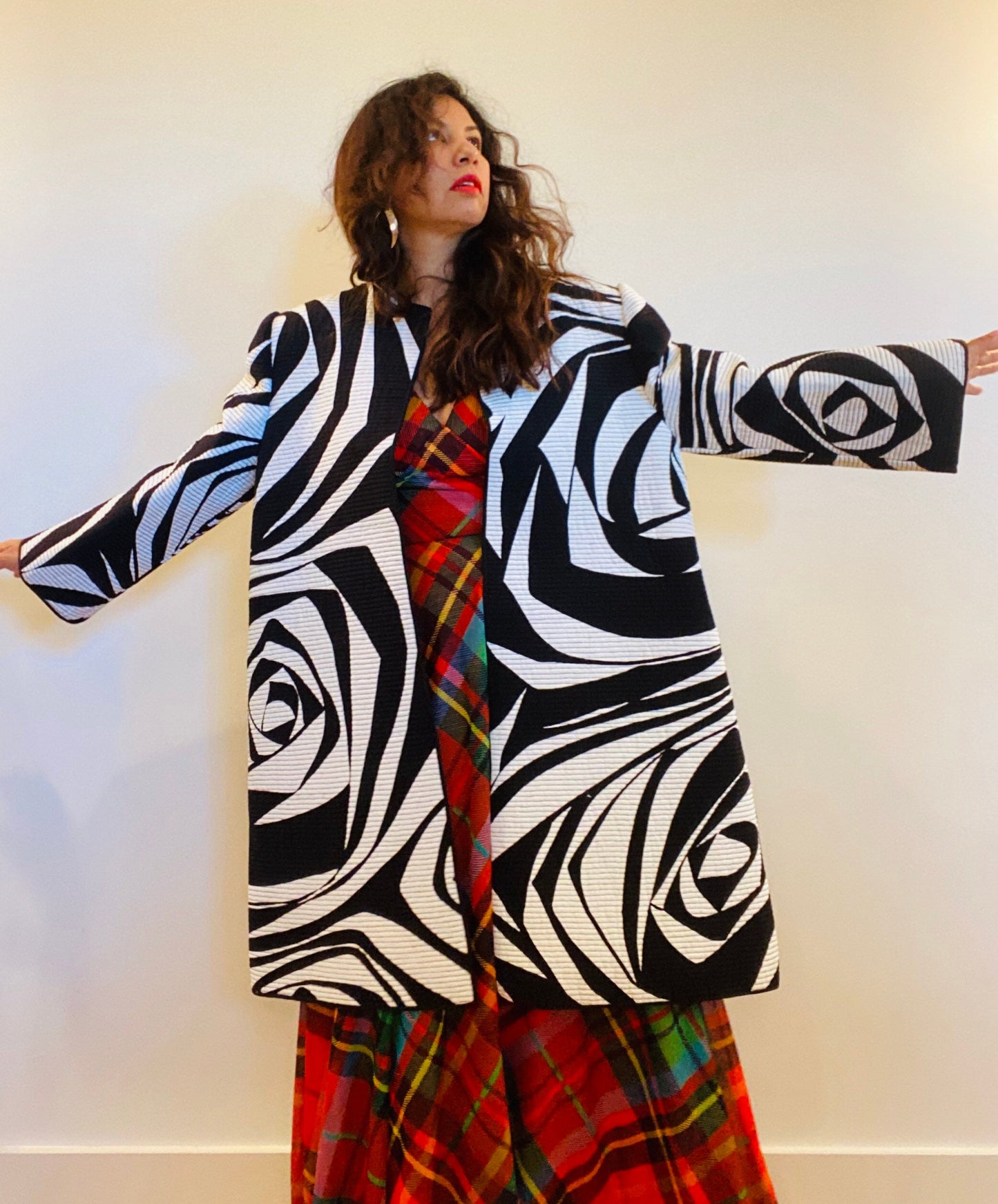 CHRISTIAN RUPERT Italian Couturier Quilted Black and White Printed Dramatic Sculptured Oversized Shoulder Pads Jacket Structured Coat