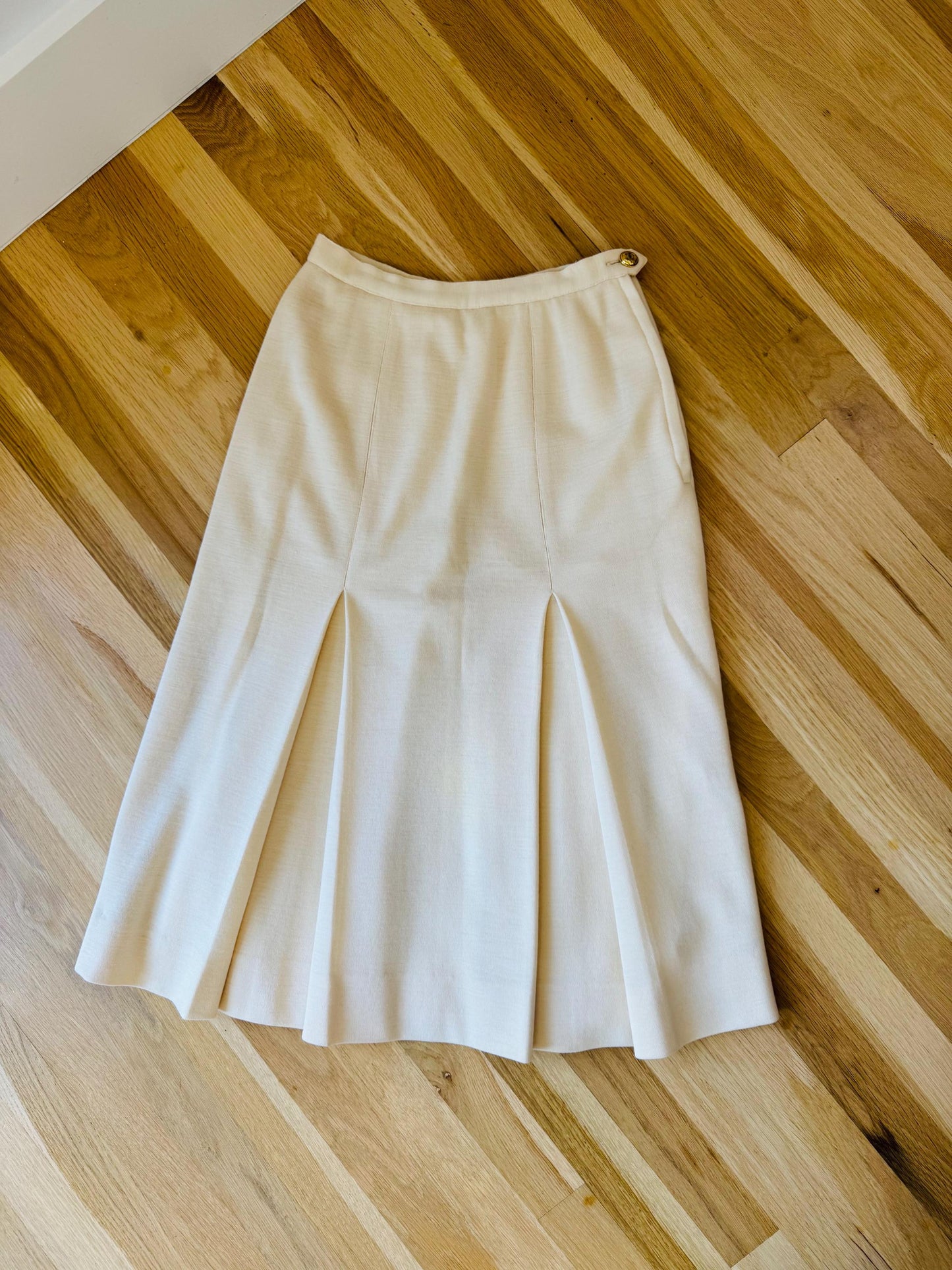1984 CHANEL Runway logo Button Ivory Wool Skirt Ensemble