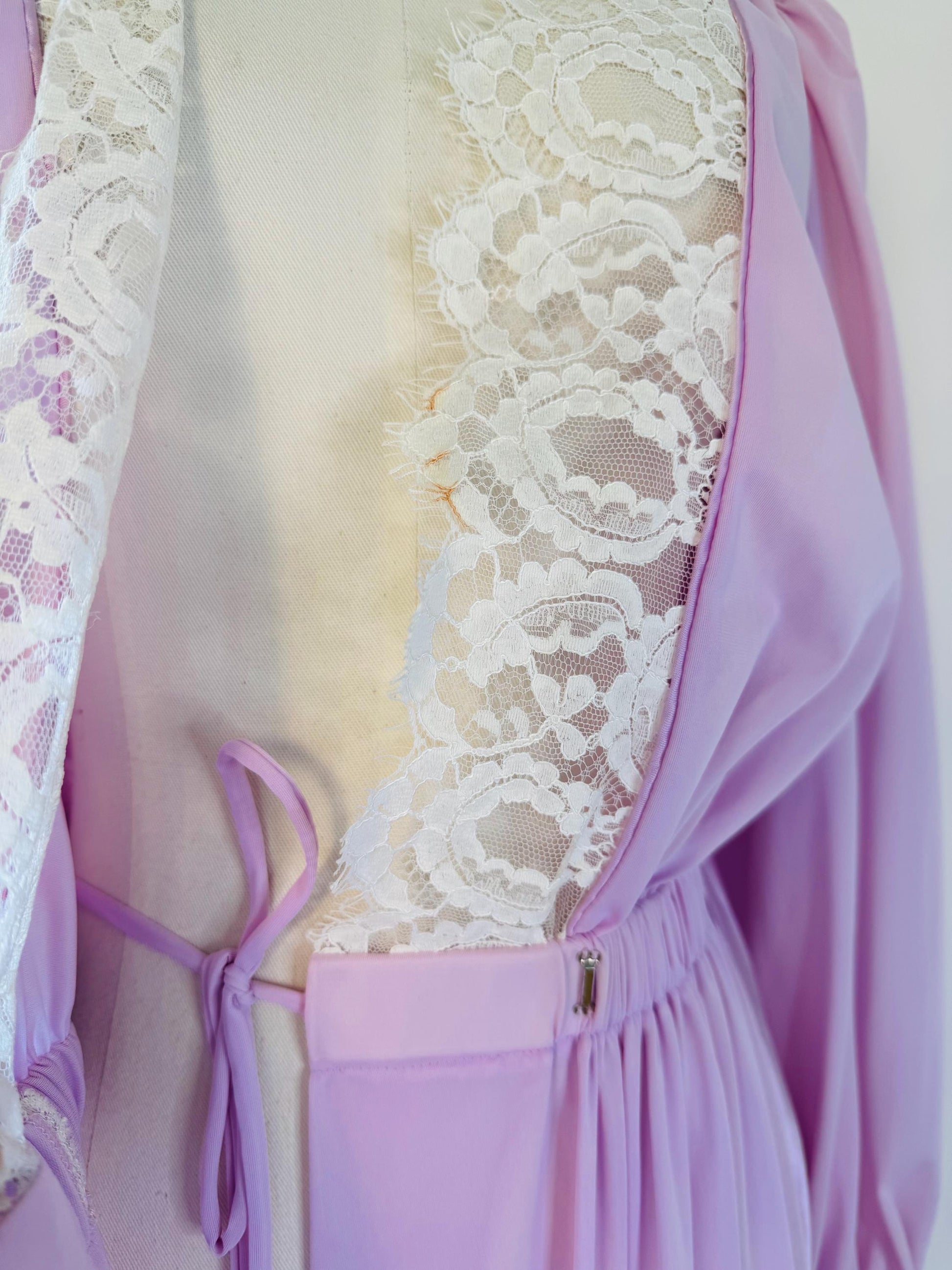 Vintage 40s Throw Back Lucie Ann Lilac Nylon and Lace House Coat