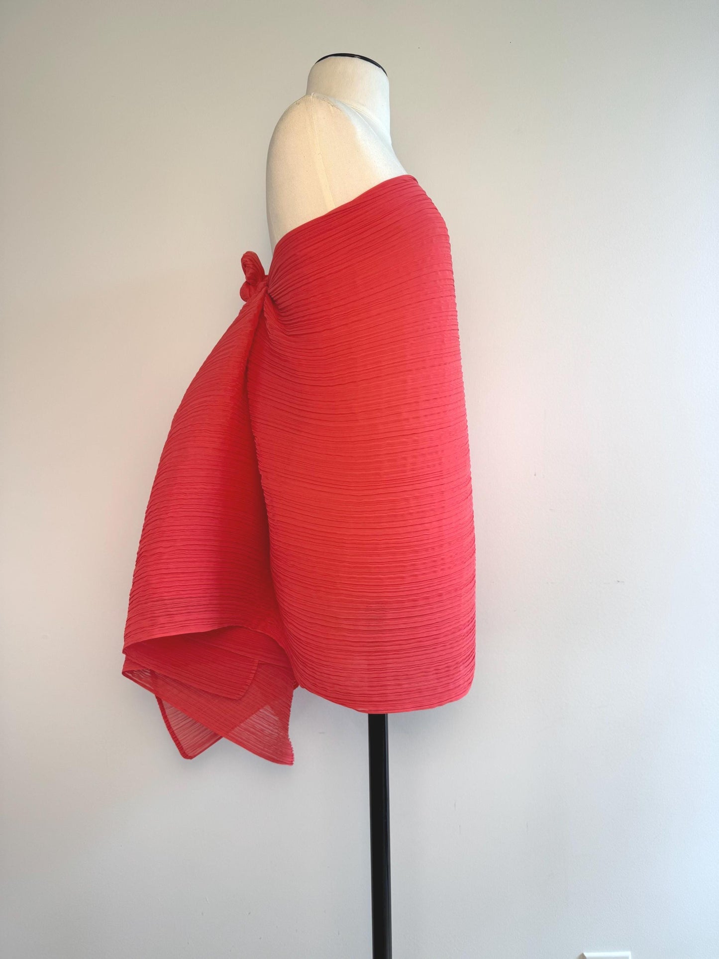 90s Issey MIYAKE Pleats Please Madam T with Book Coral Poncho