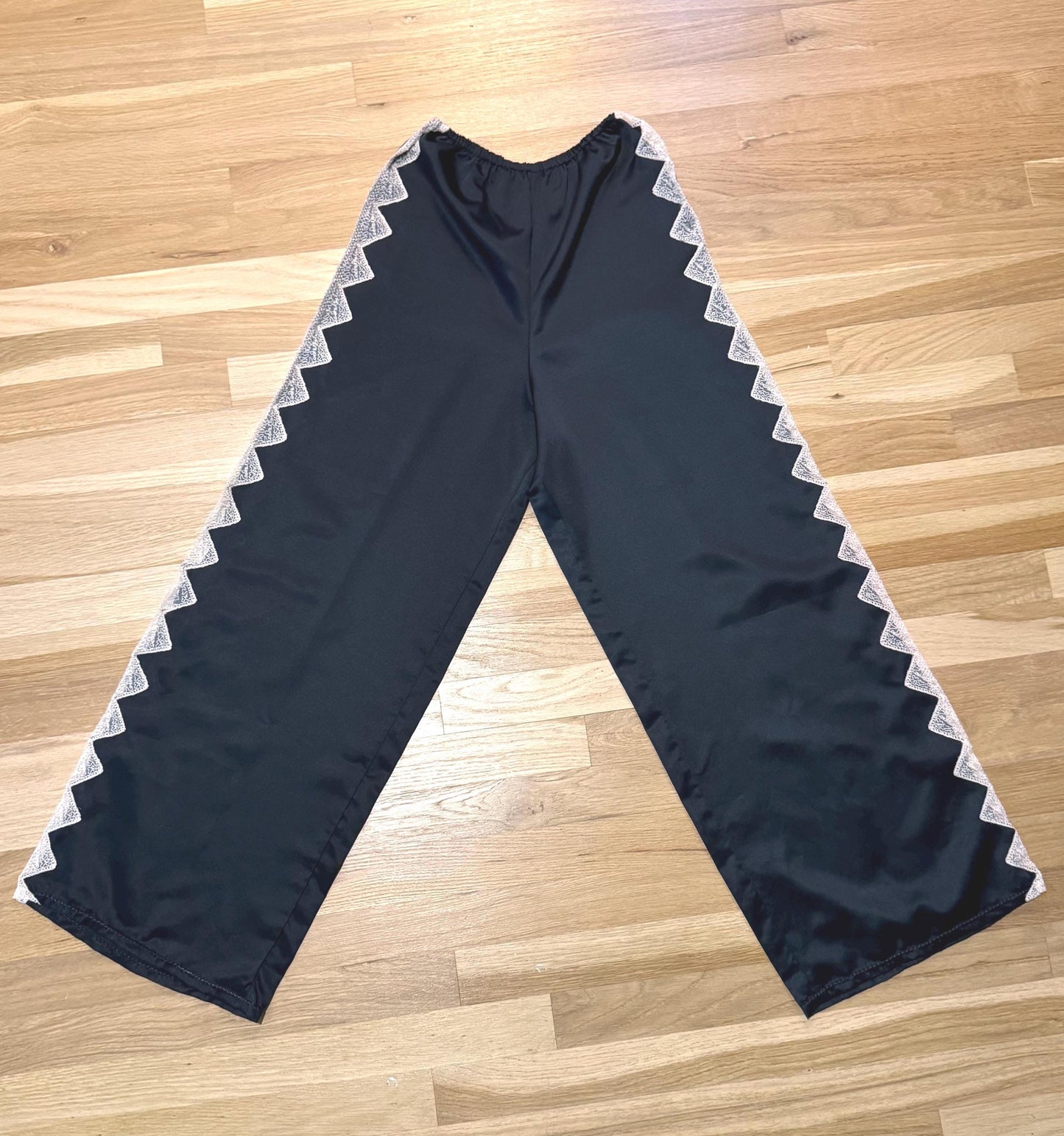 Zandra Rhodes Satin and Lace Kimono Pant Set