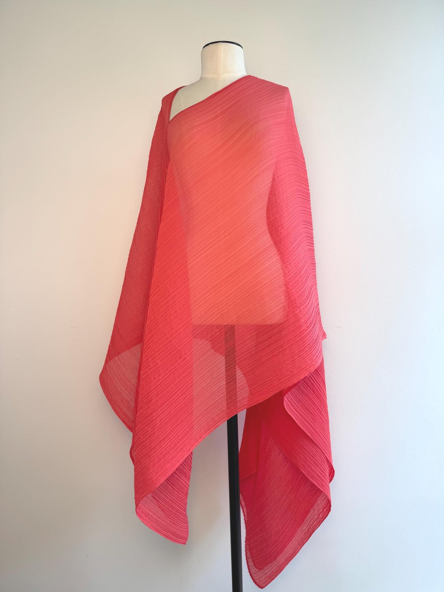 90s Issey MIYAKE Pleats Please Madam T with Book Coral Poncho