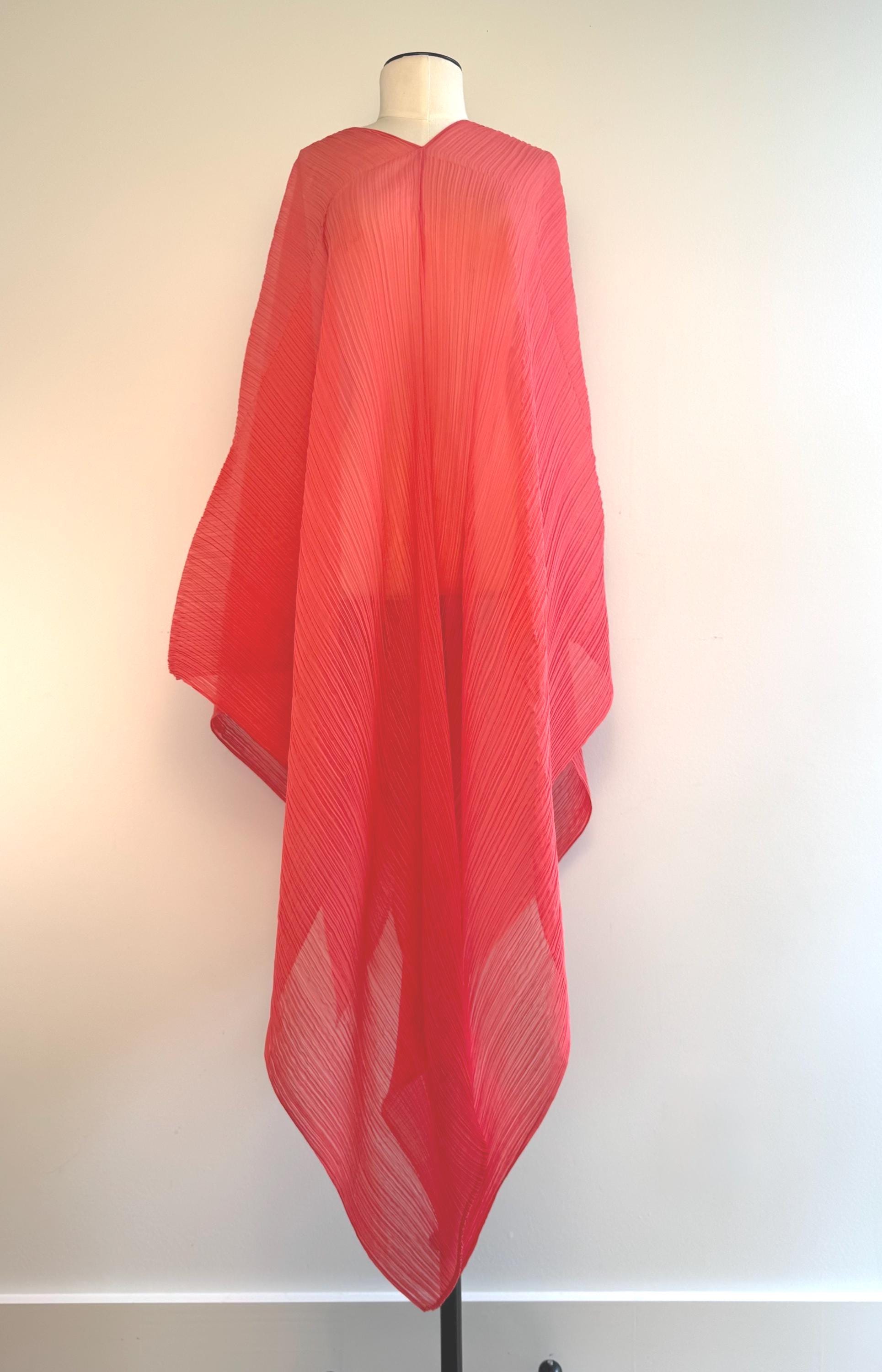 90s Issey MIYAKE Pleats Please Madam T with Book Coral Poncho