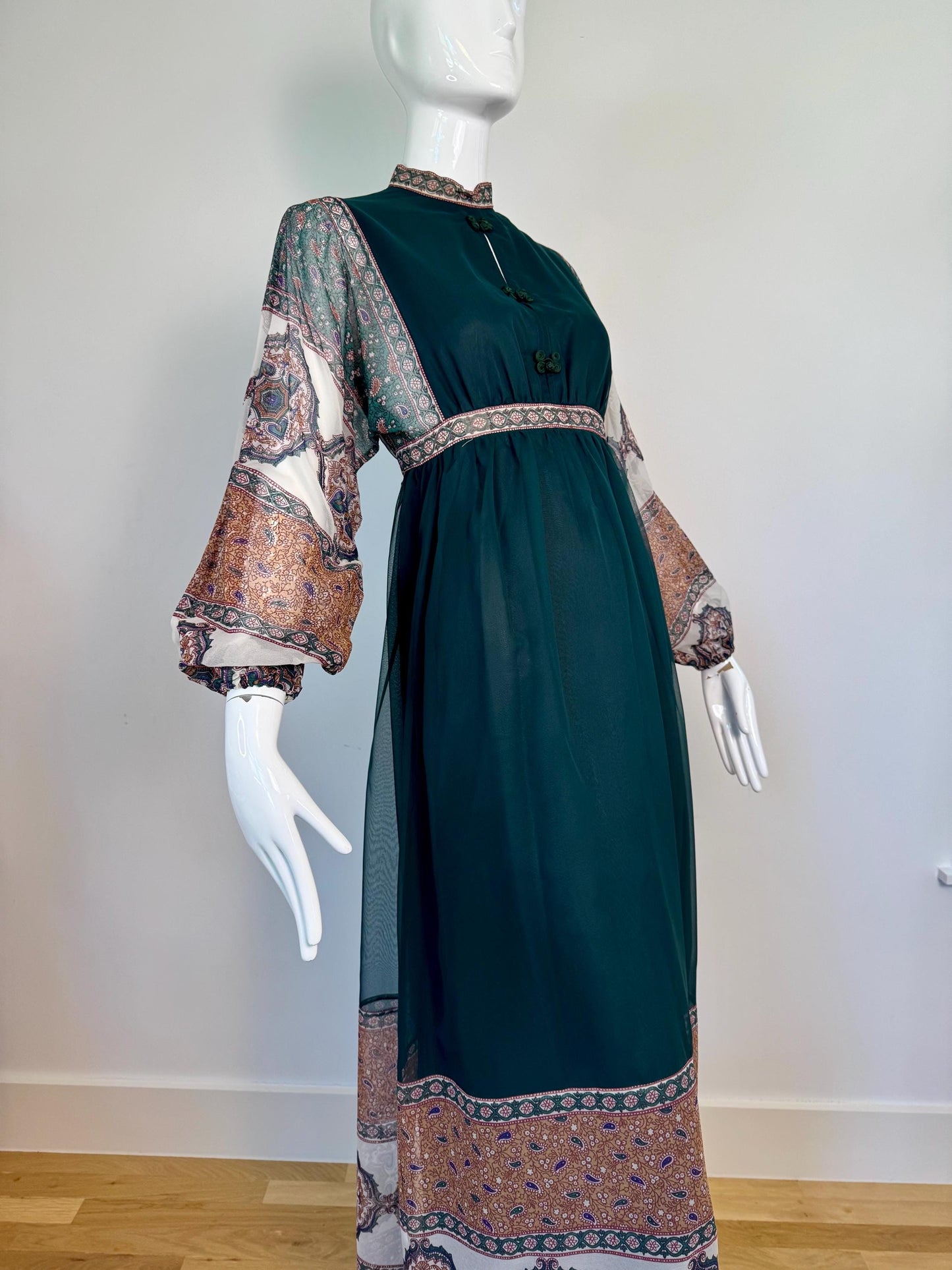 70s AJ Bari Paisley Print Chiffon Maxi Dress Petite